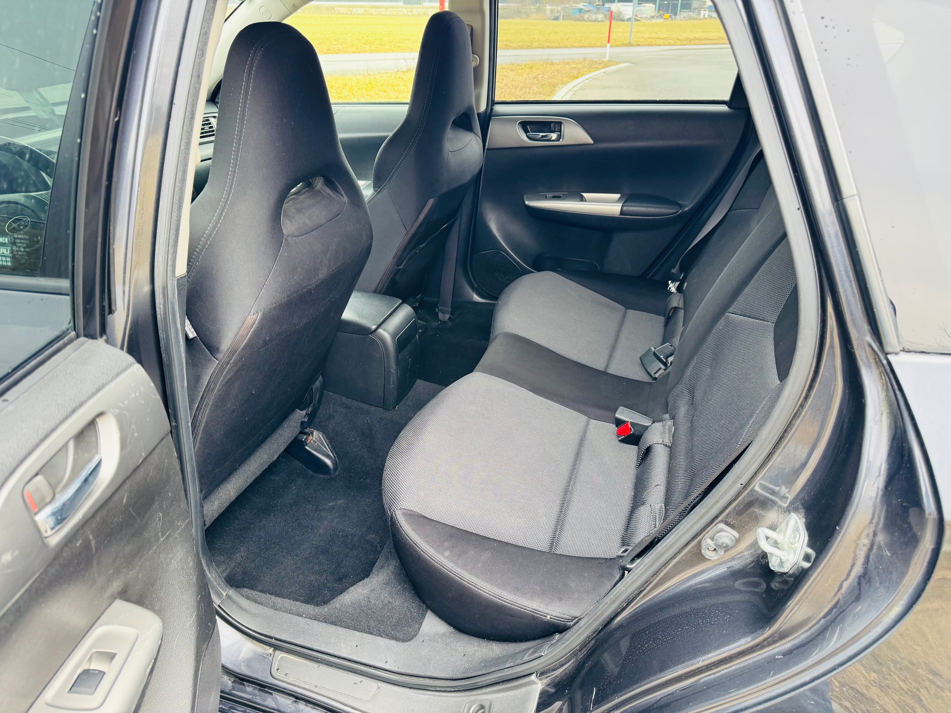 SUBARU Impreza 2.0D Swiss-image-12
