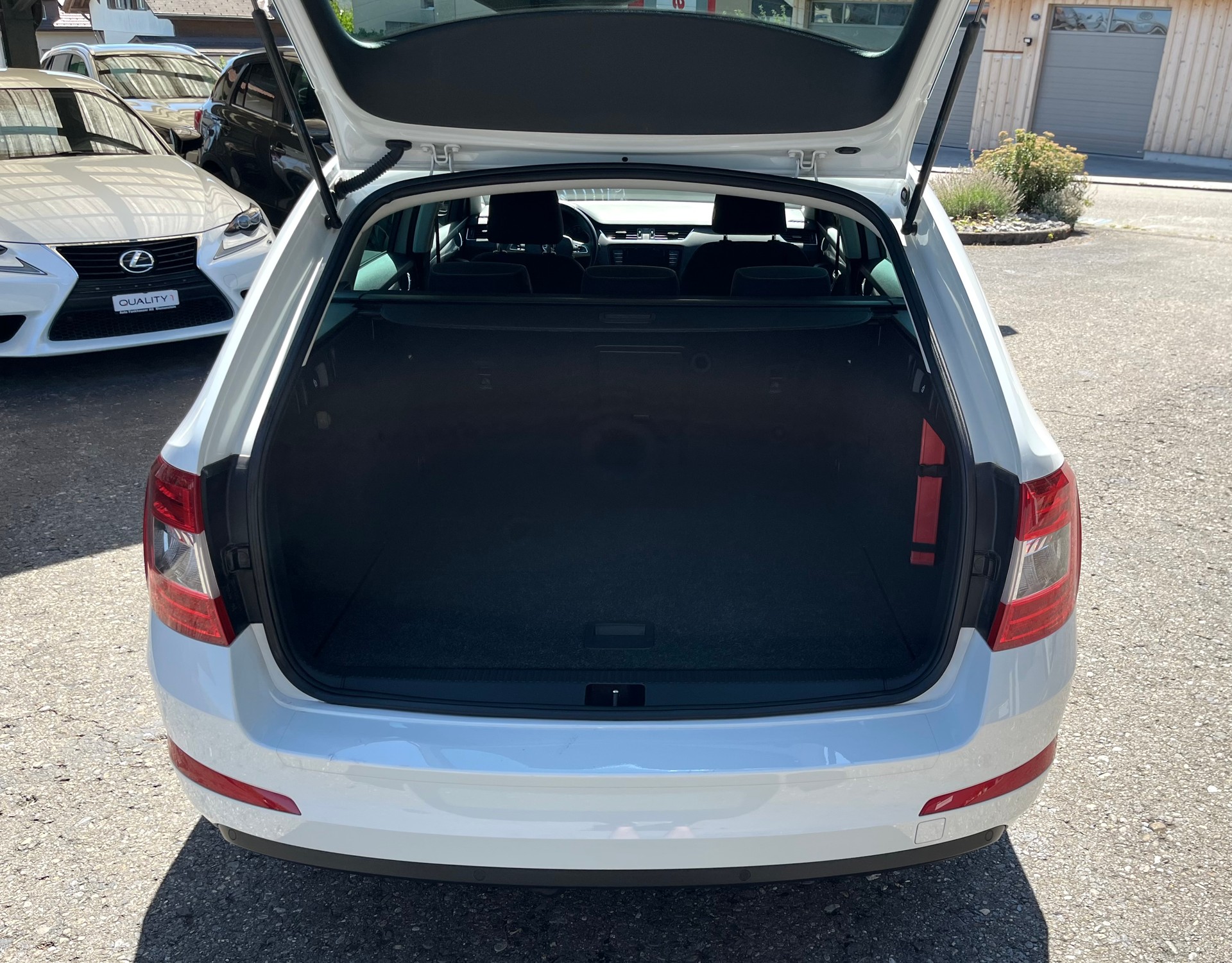 SKODA Octavia Combi 2.0 TDI Ambition 4x4-image-5