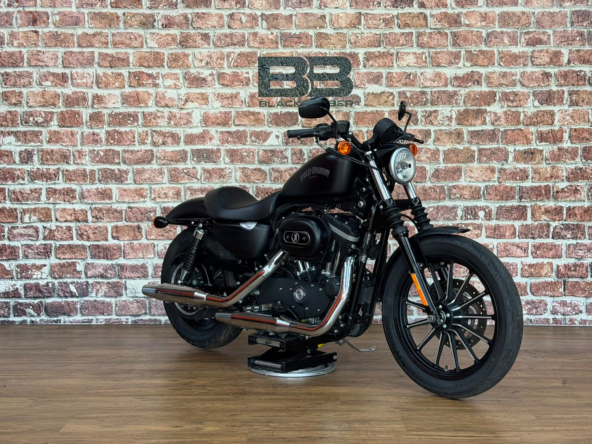 HARLEY-DAVIDSON XL 883 N Sportster Iron (25kW)-image-0