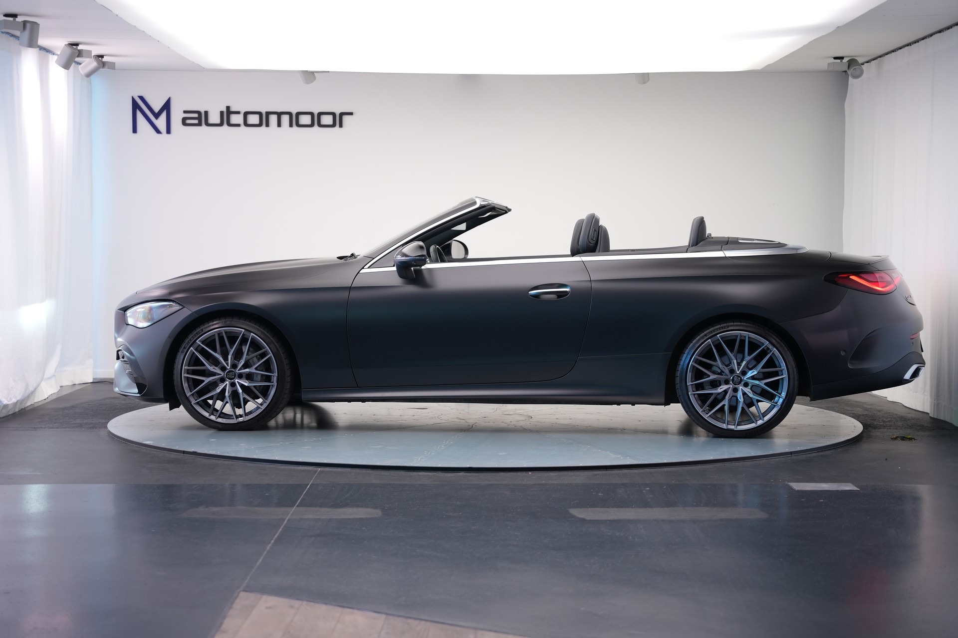 MERCEDES-BENZ CLE 300 Cabrio 4Matic 9G-Tronic-image-7