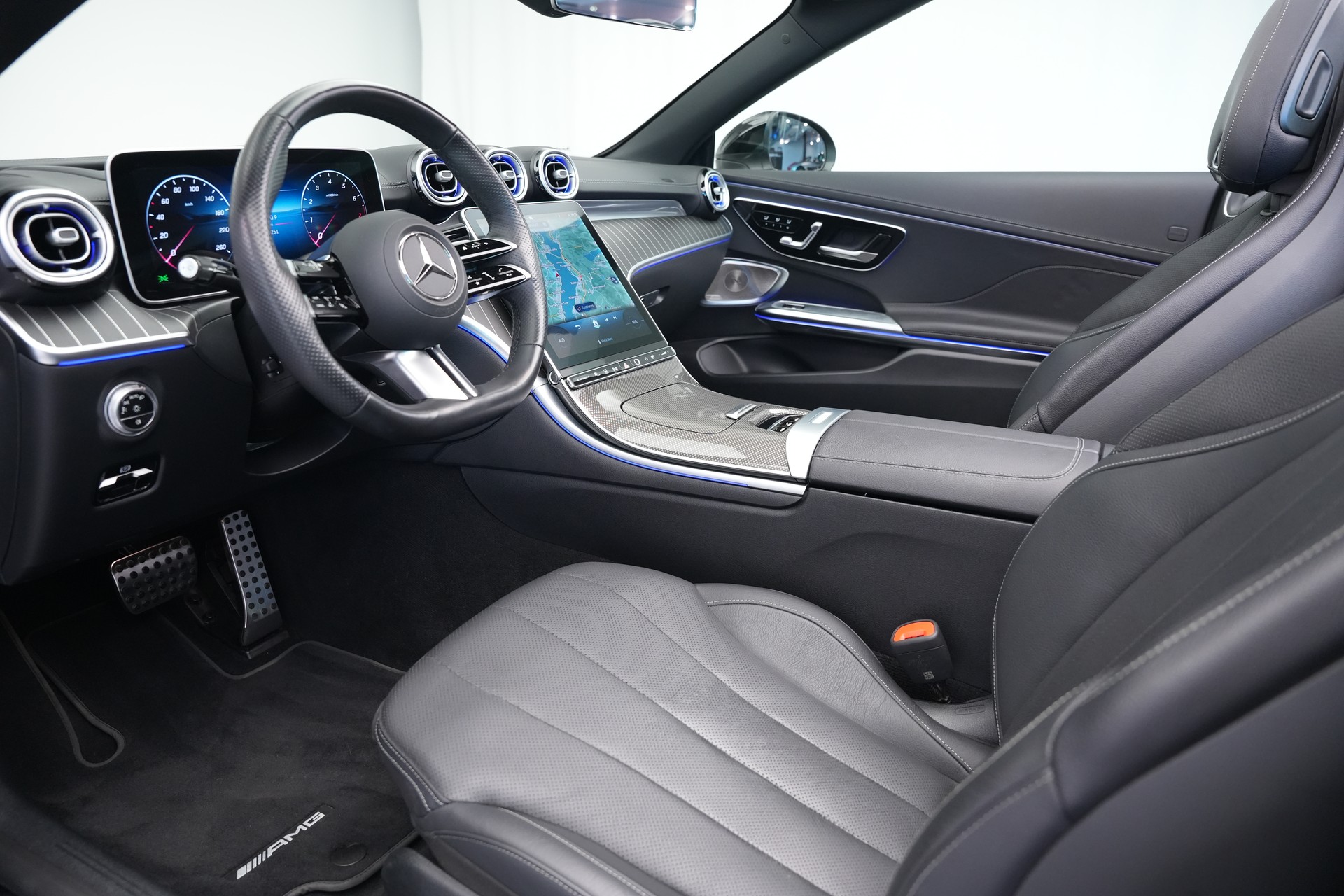 MERCEDES-BENZ CLE 300 Cabrio 4Matic 9G-Tronic-image-13