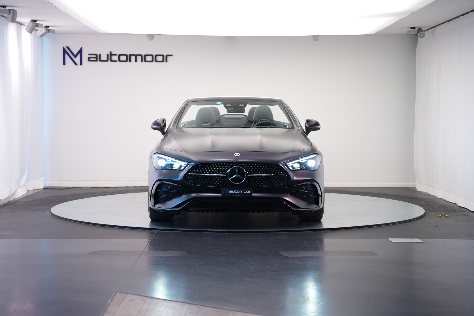 MERCEDES-BENZ CLE 300 Cabrio 4Matic 9G-Tronic-showroom-element-1