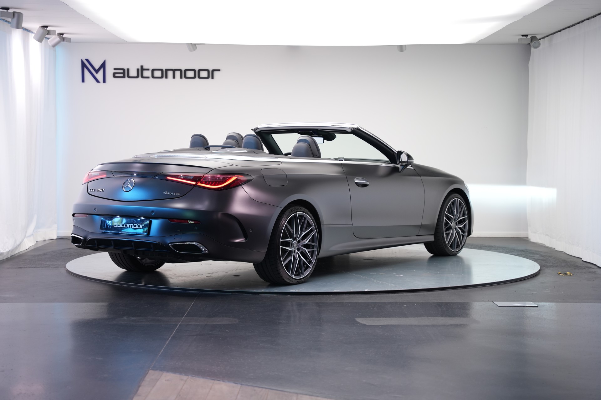 MERCEDES-BENZ CLE 300 Cabrio 4Matic 9G-Tronic-image-4