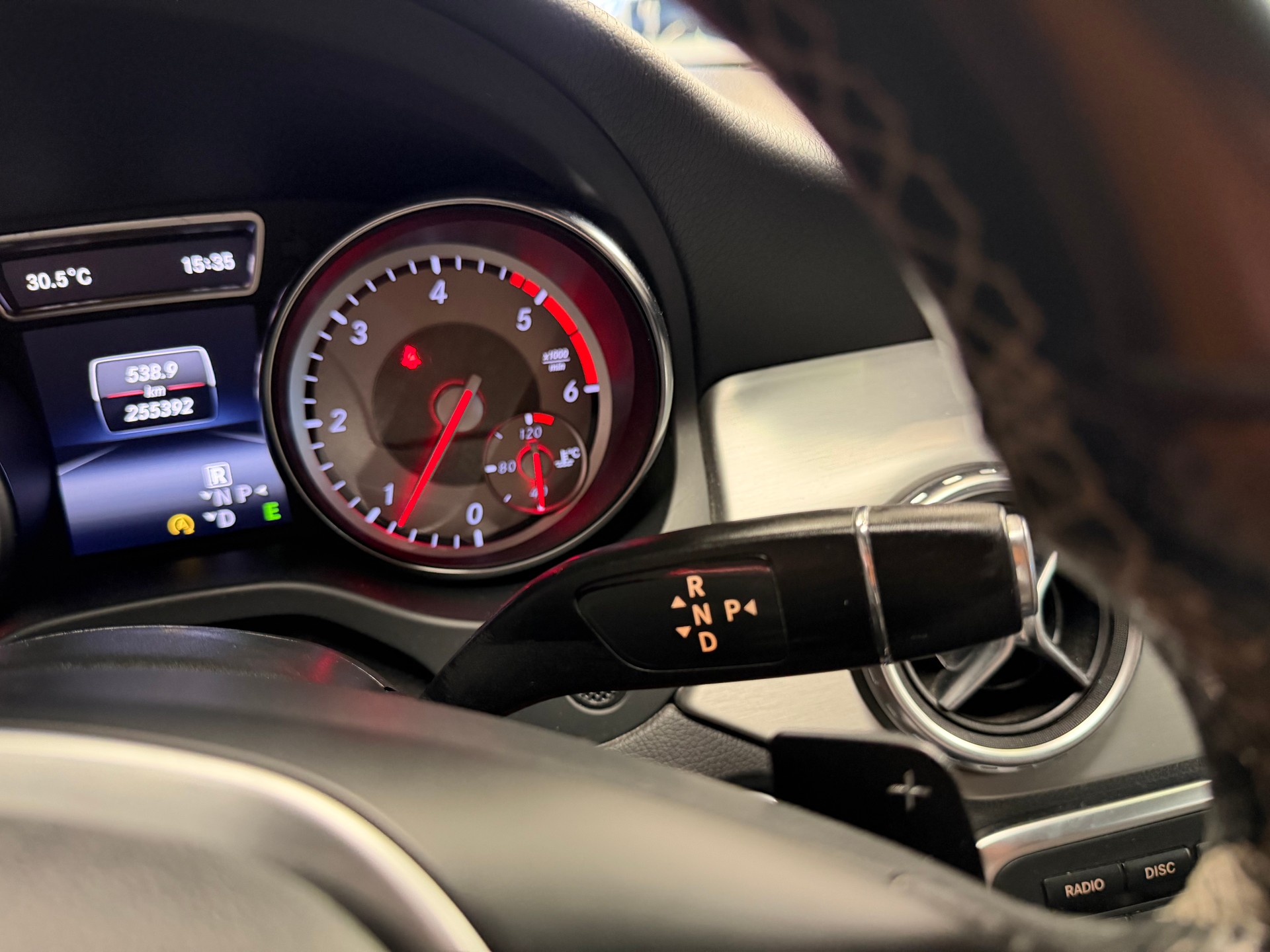 MERCEDES-BENZ GLA 220 CDI Style 4Matic 7G-DCT-image-14