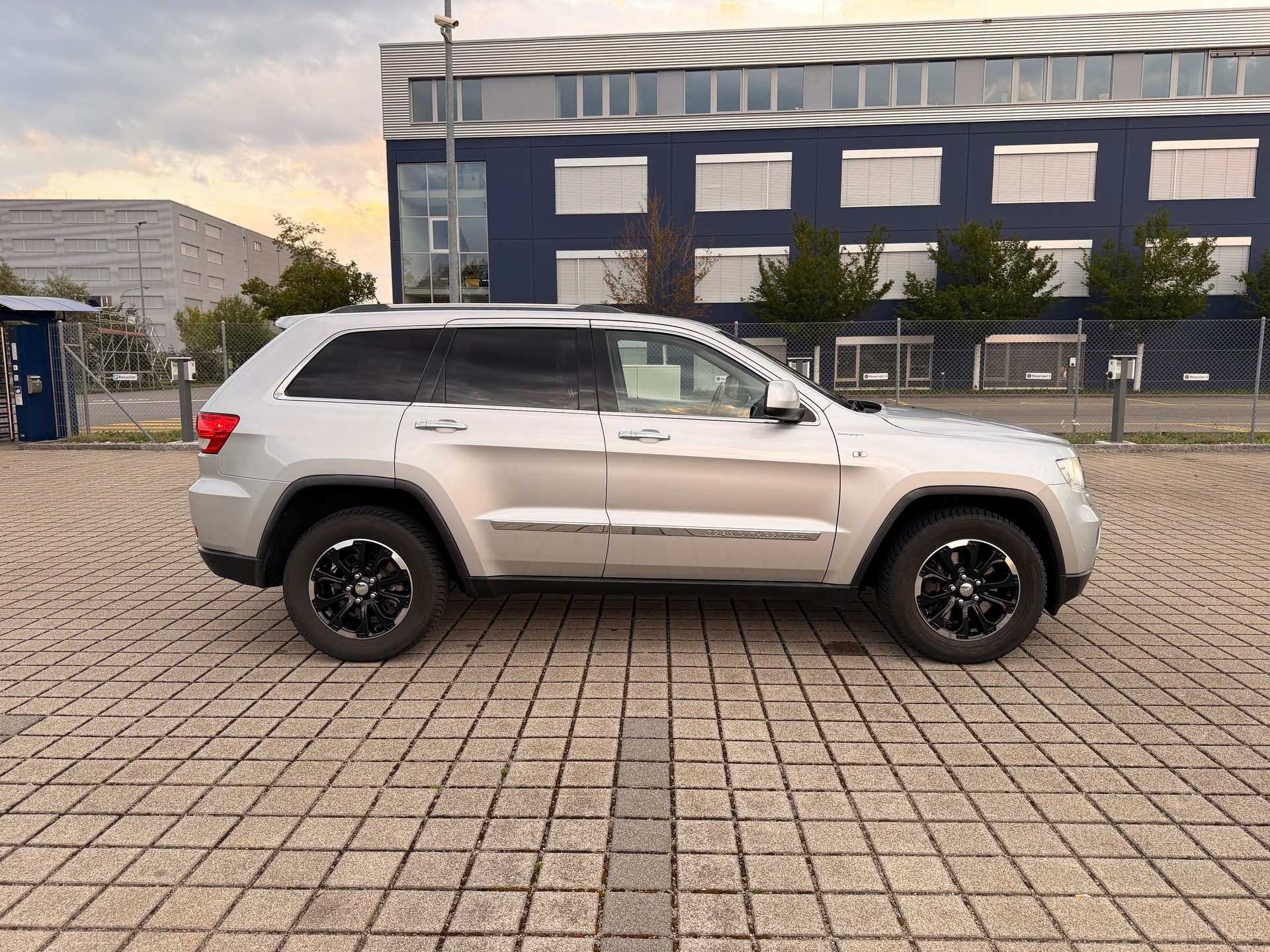JEEP Grand Cherokee 3.6 V6 Overland Automatic-image-6