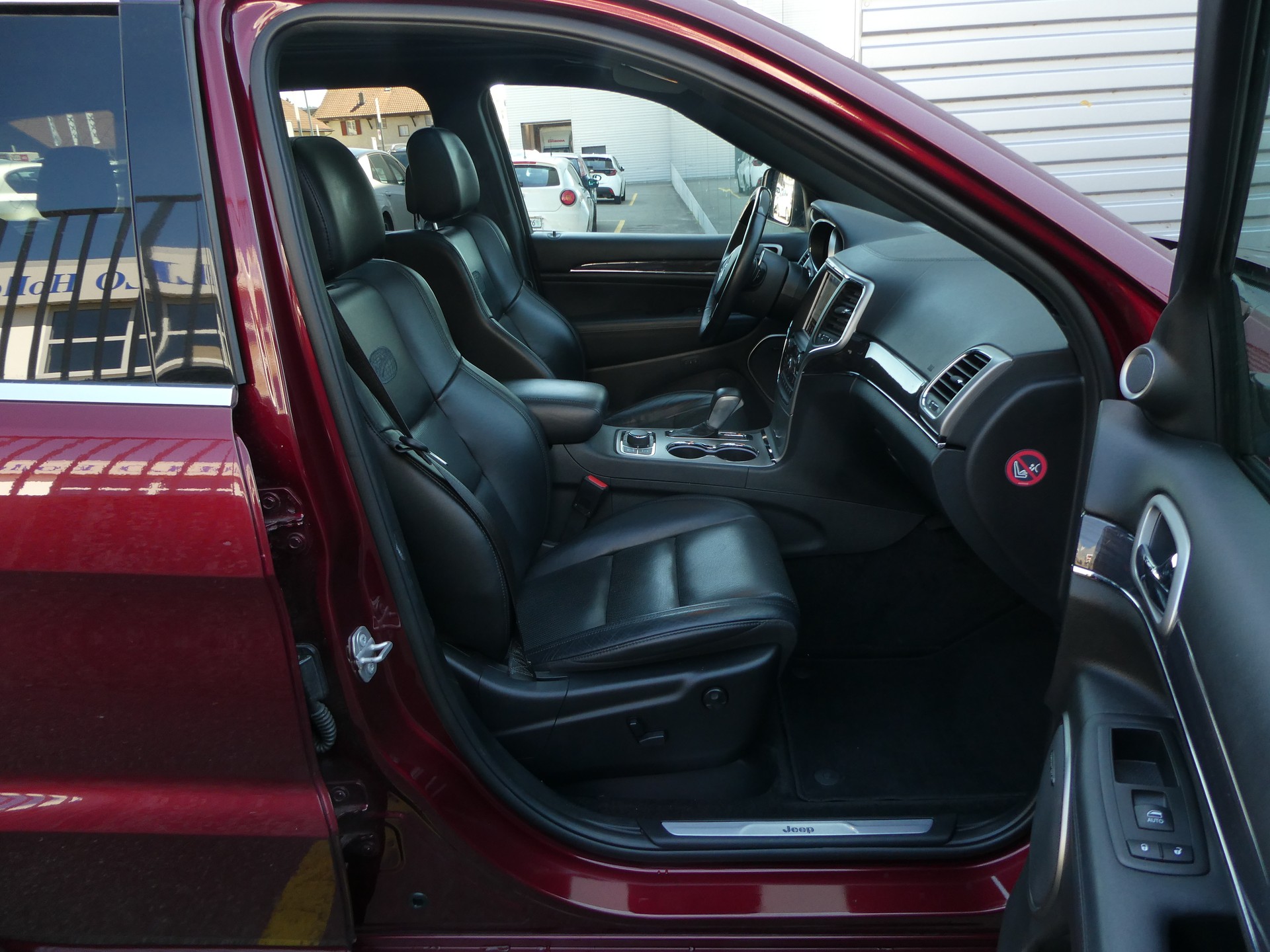 JEEP Grand Cherokee 3.0 CRD Overland Automatic-image-9