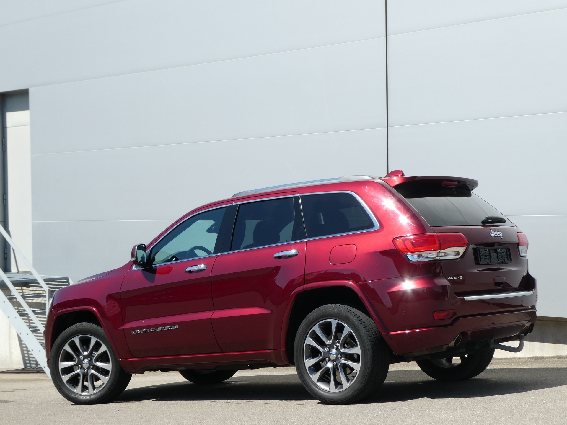 JEEP Grand Cherokee 3.0 CRD Overland Automatic-image-4