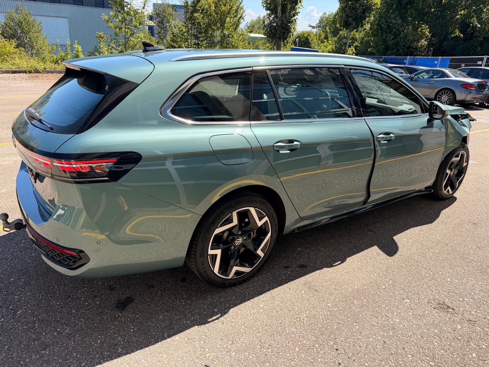 VW Passat Variant 1.5 TSI evo2 Plug-In- Hybrid R-Line DSG-image-5