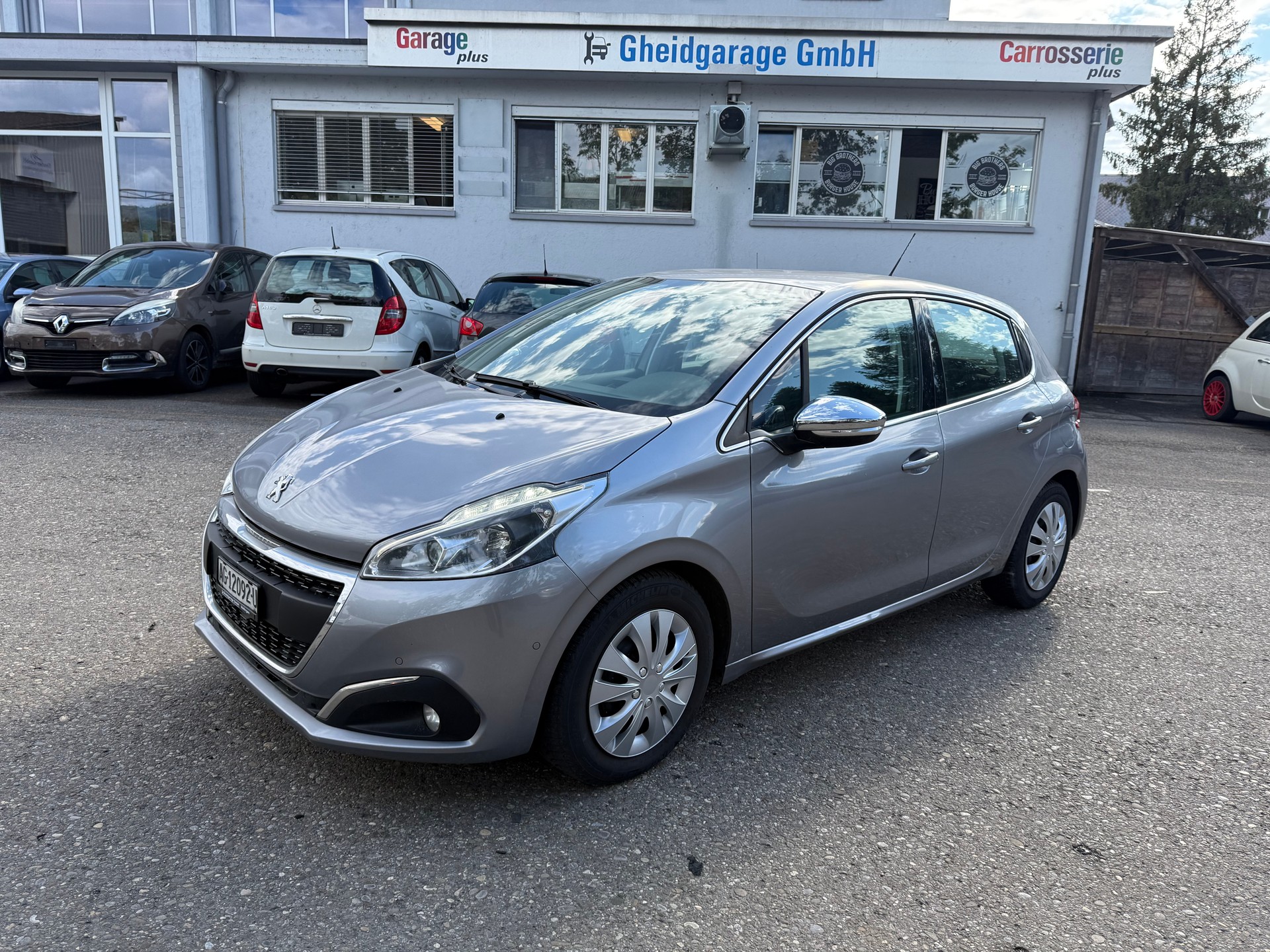 PEUGEOT 208 1.2 PureTech Allure EAT6