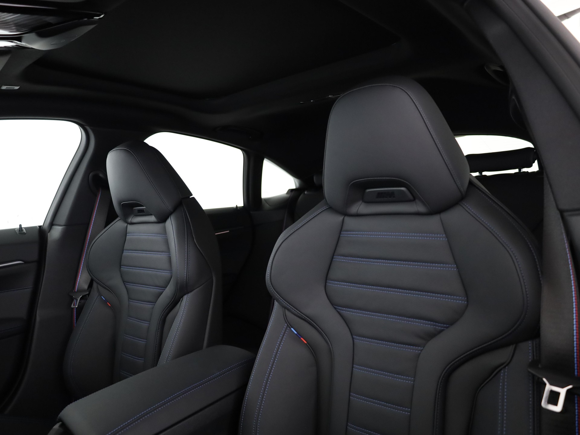 BMW M440i xDrive Gran Coupé-image-12