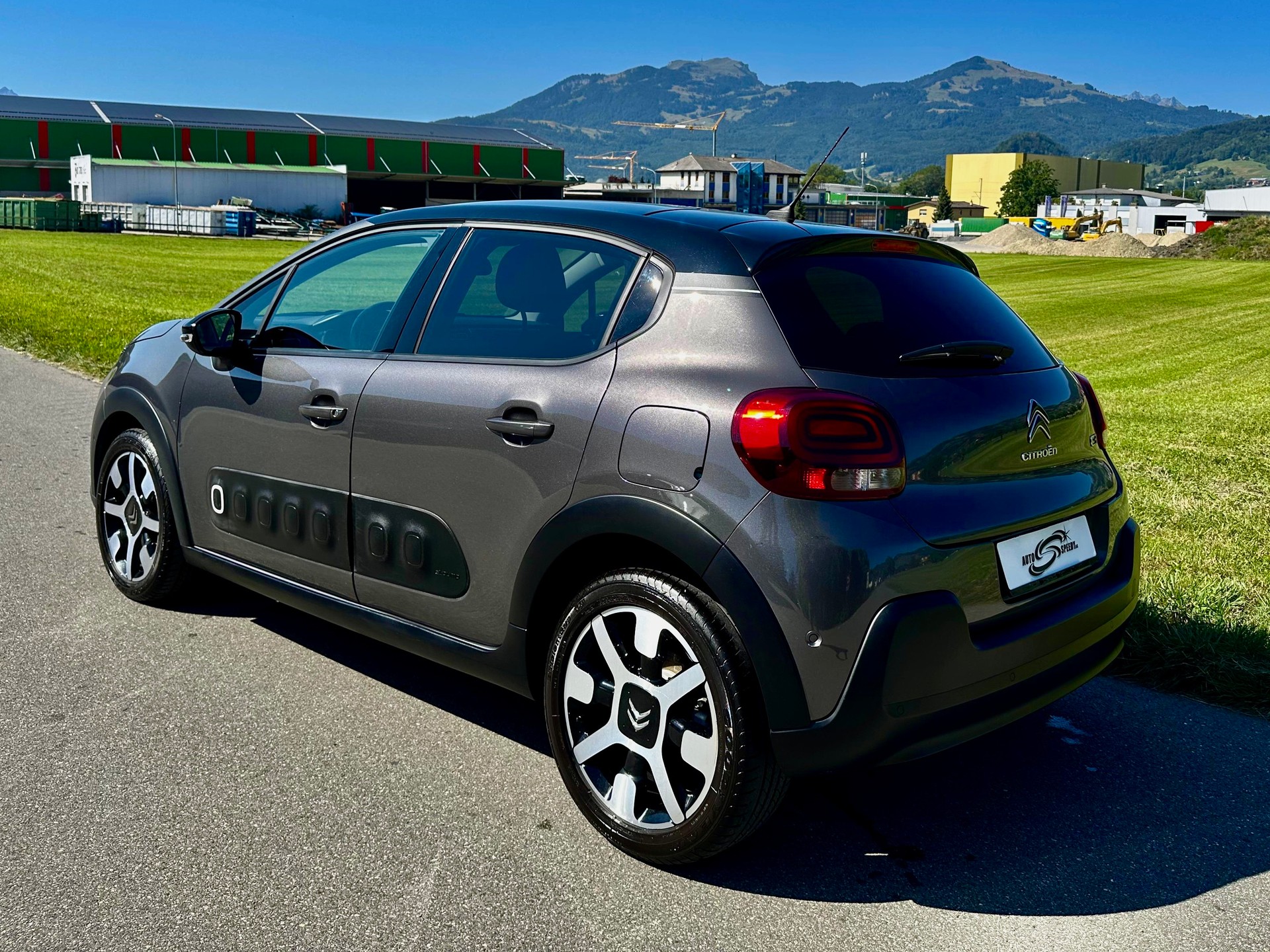 CITROEN C3 1.2i PureTech Elle EAT6-showroom-element-2