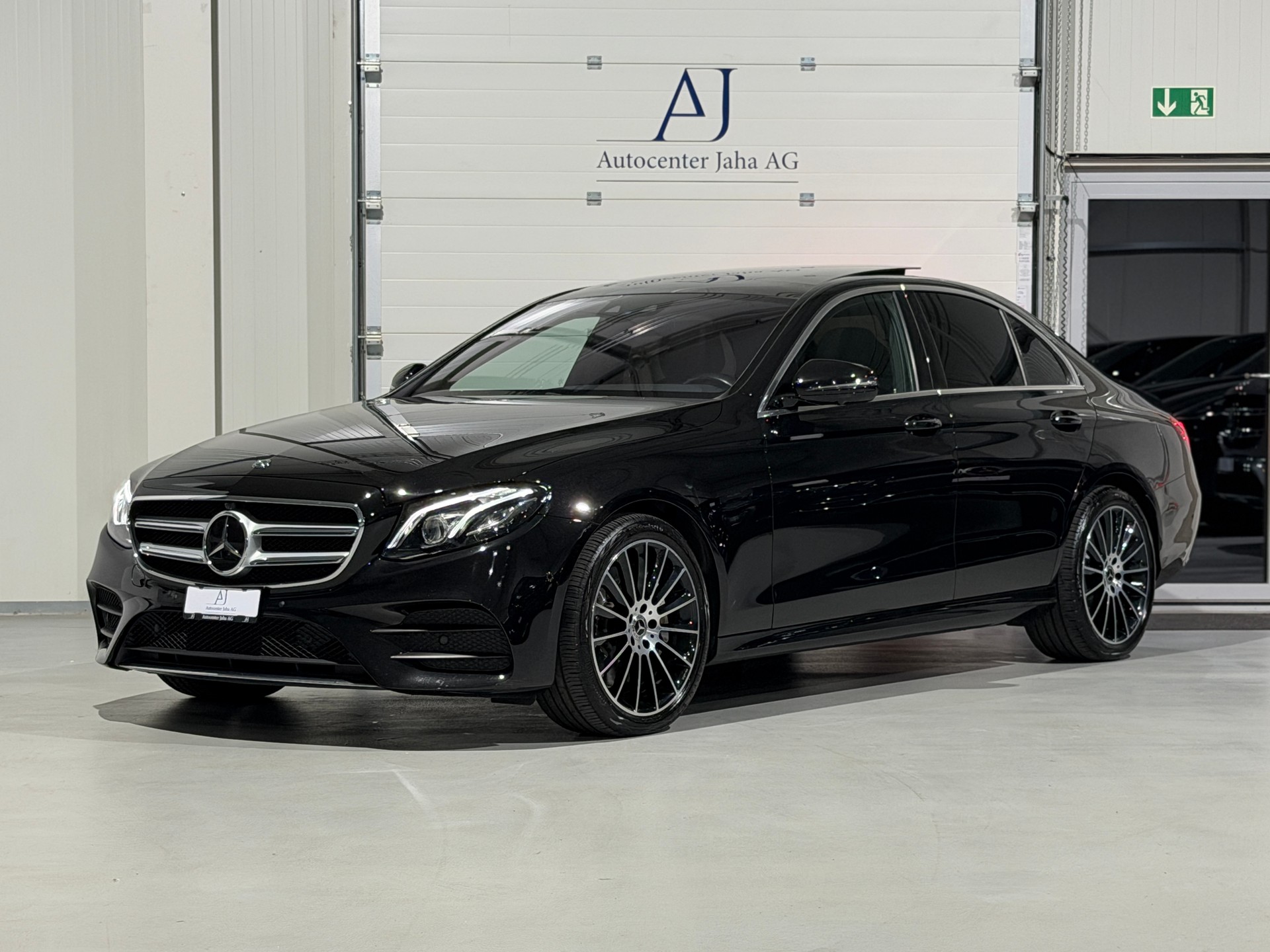 MERCEDES-BENZ E 400 d 4Matic AMG Line 9G-Tronic-showroom-element-2