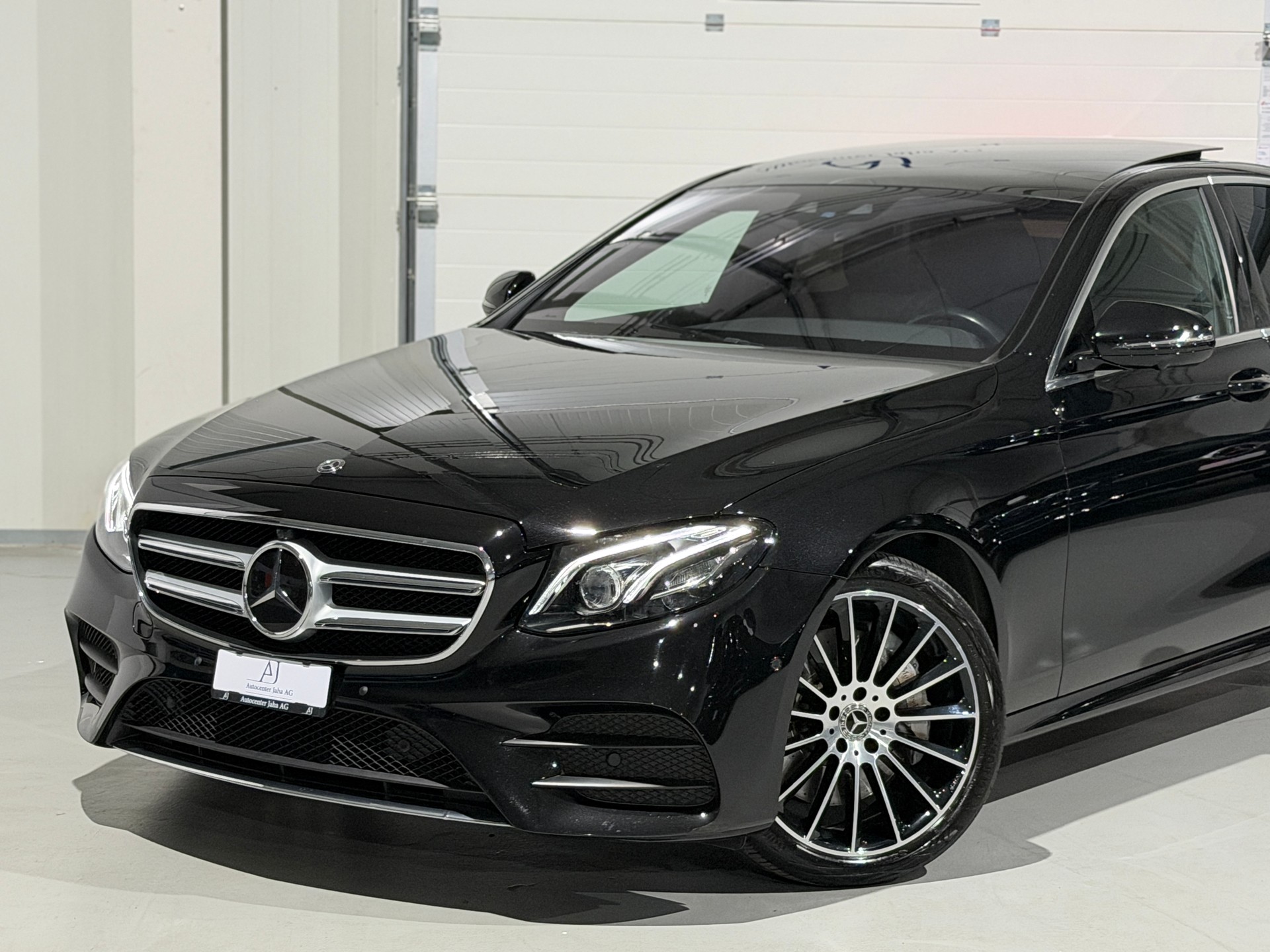 MERCEDES-BENZ E 400 d 4Matic AMG Line 9G-Tronic-showroom-element-1