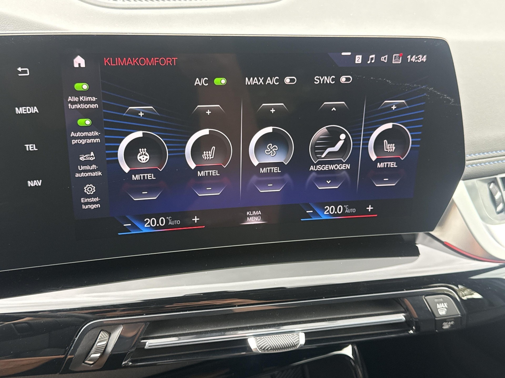 BMW iX1 xDrive 30 M Sport-image-13
