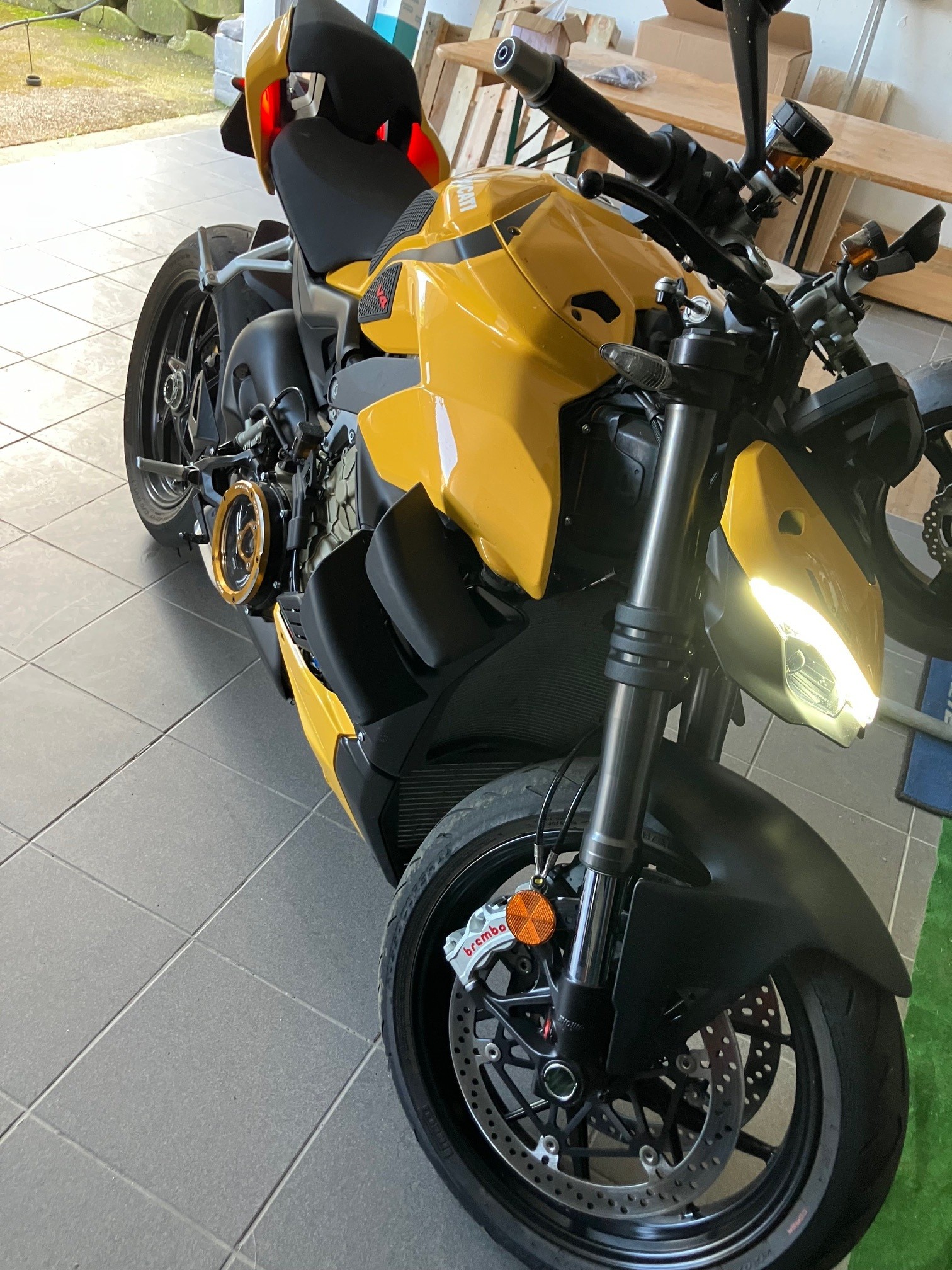 DUCATI STREETFIGHTER V4-image-2