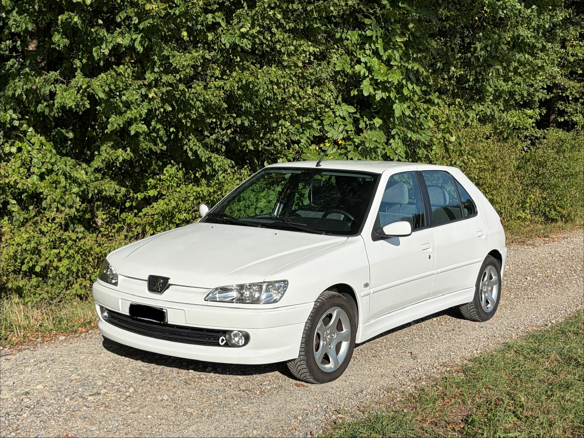 PEUGEOT 1.8 16V XT