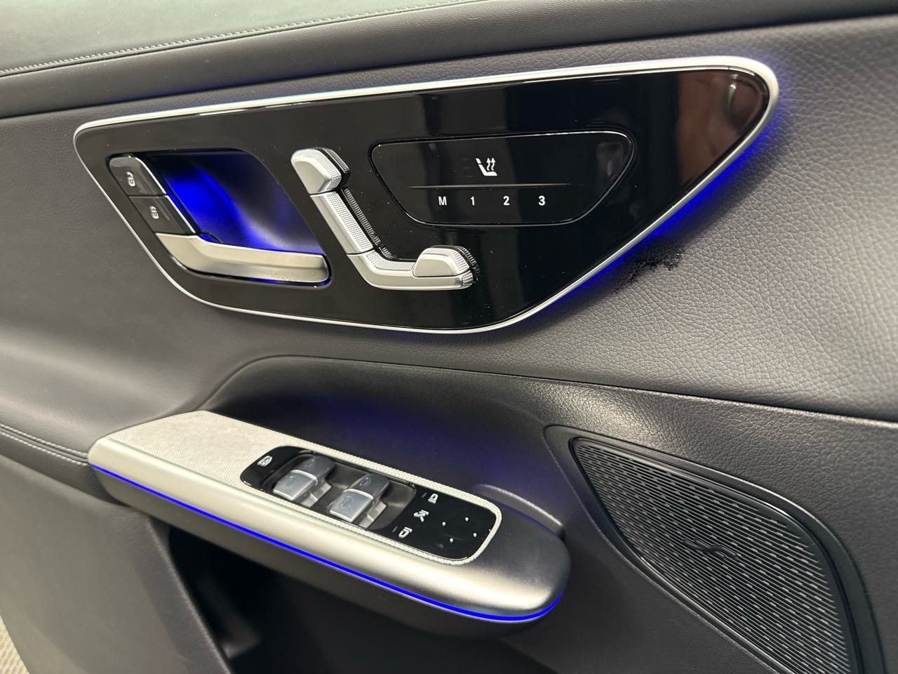 MERCEDES-BENZ GLC 220 d 4Matic AMG-showroom-element-3