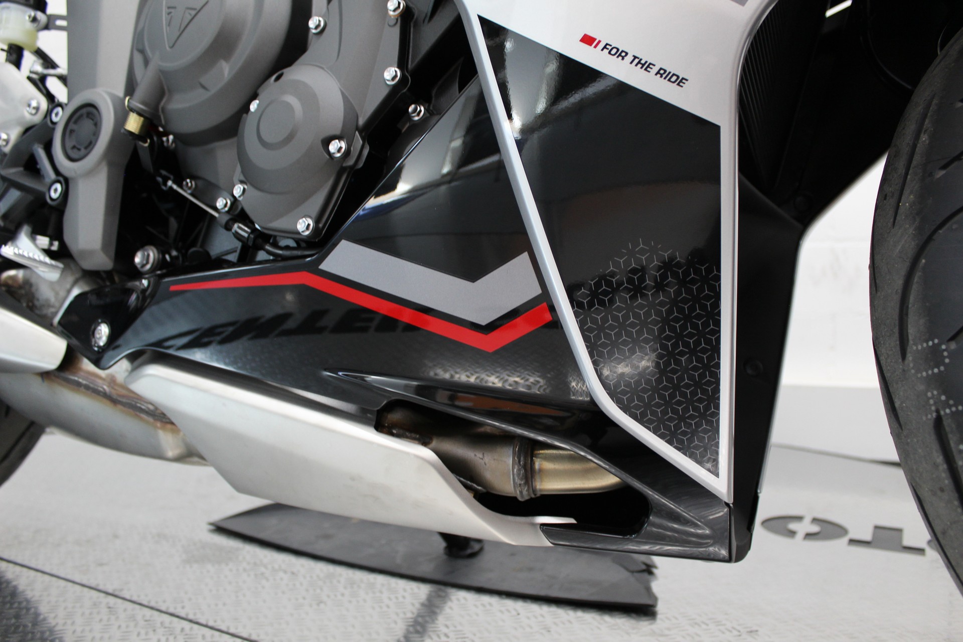 TRIUMPH 660-image-8