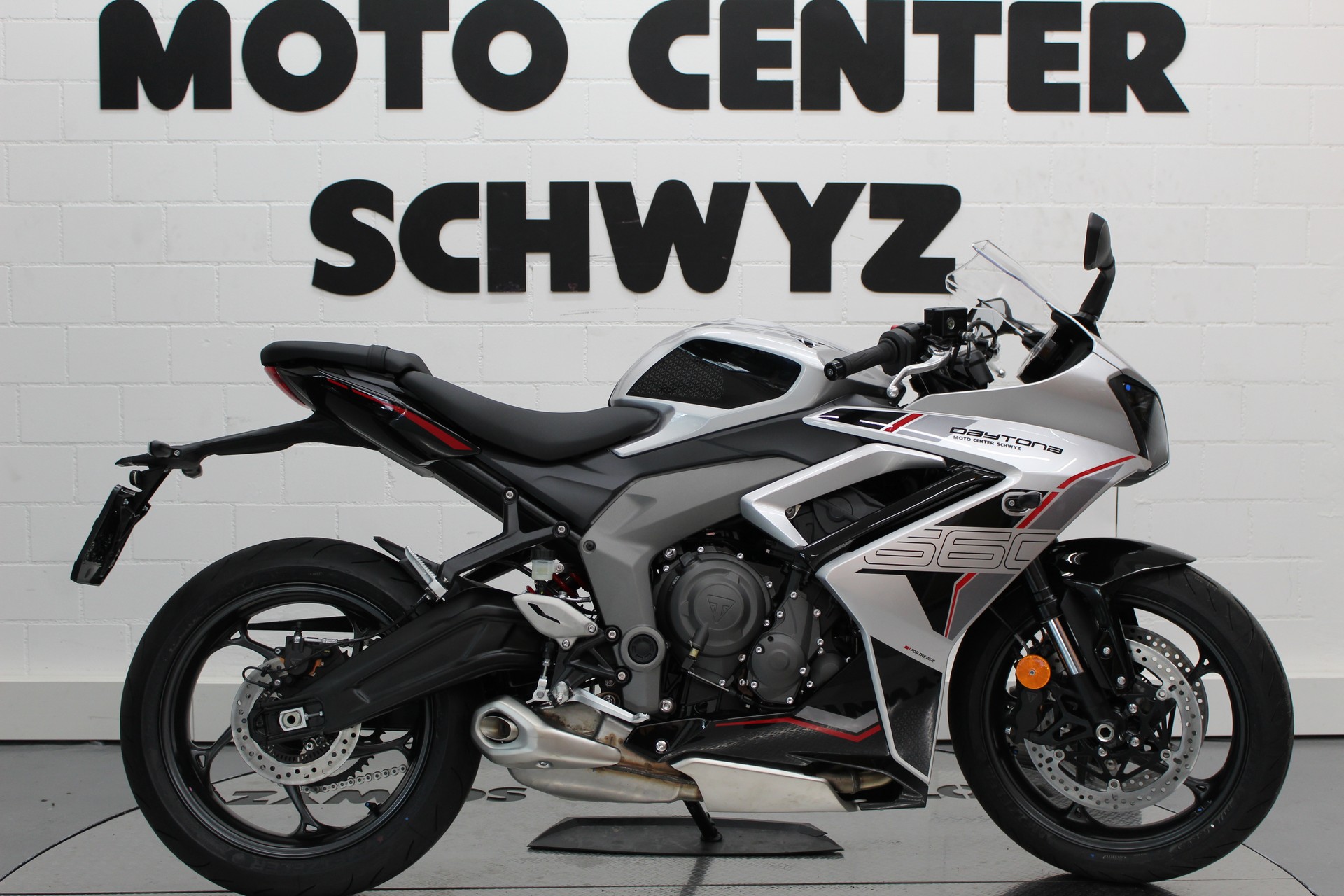 TRIUMPH 660-image-0