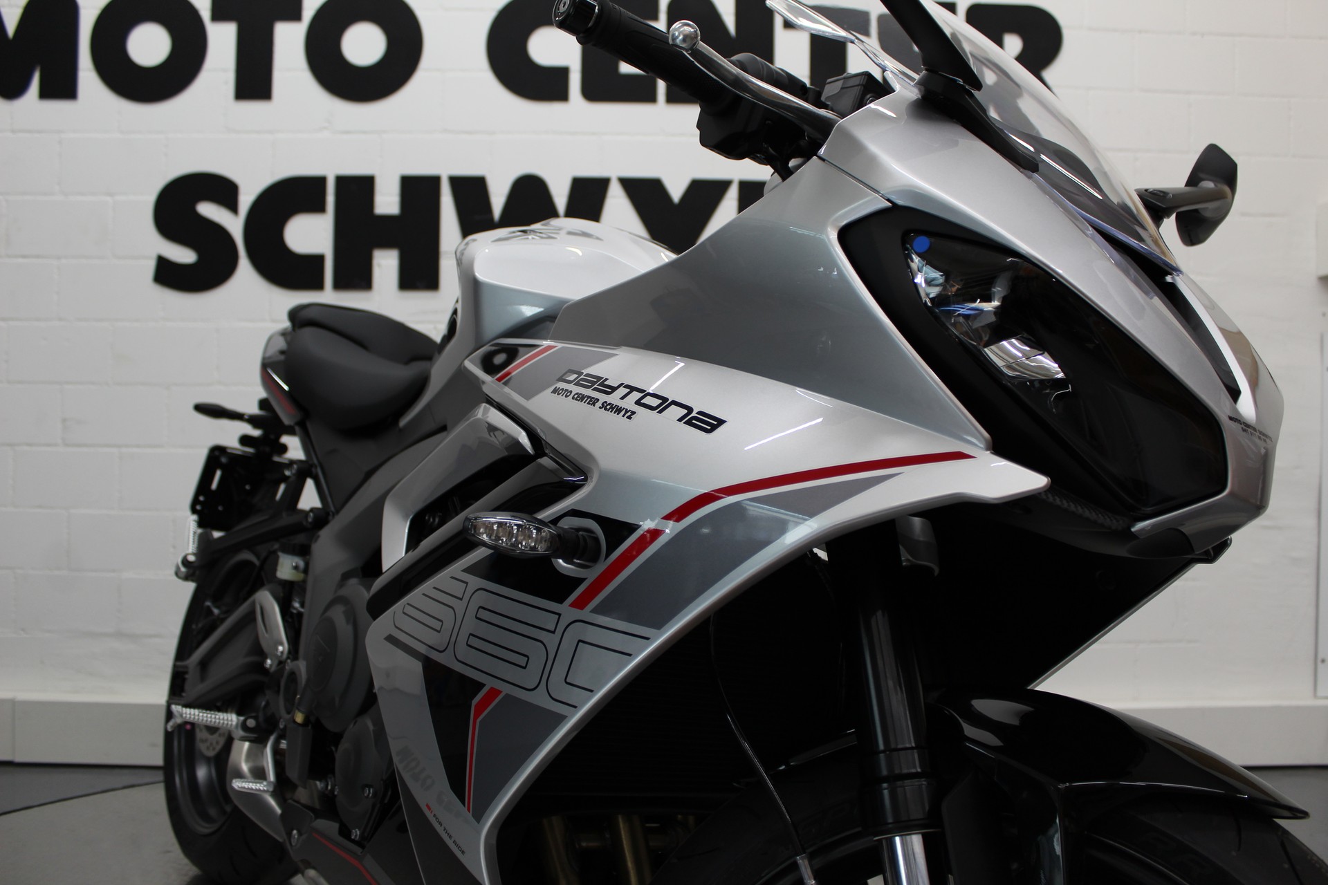 TRIUMPH 660-image-3