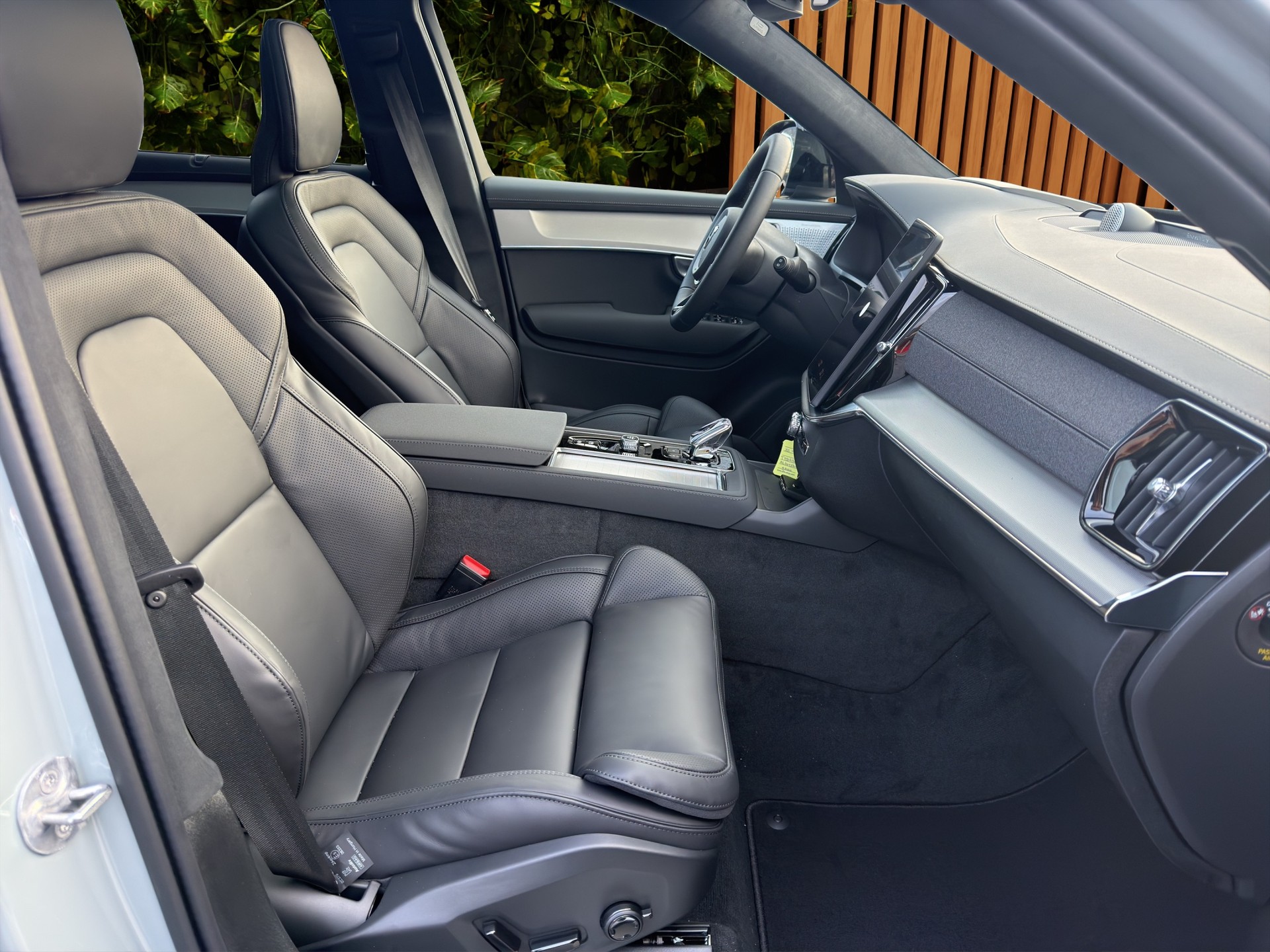 VOLVO XC90 2.0 T8 TE Black Edition eAWD-image-15
