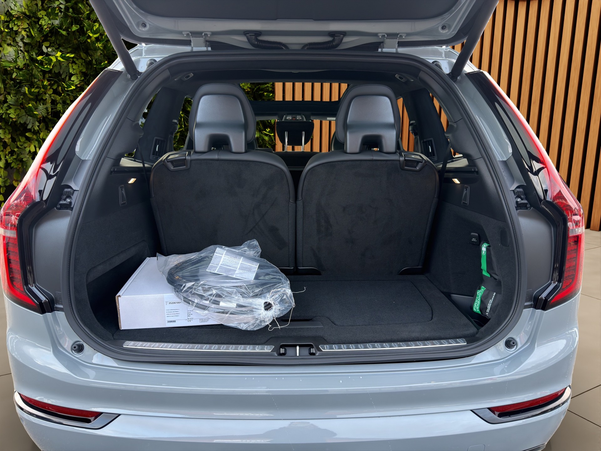 VOLVO XC90 2.0 T8 TE Black Edition eAWD-image-17