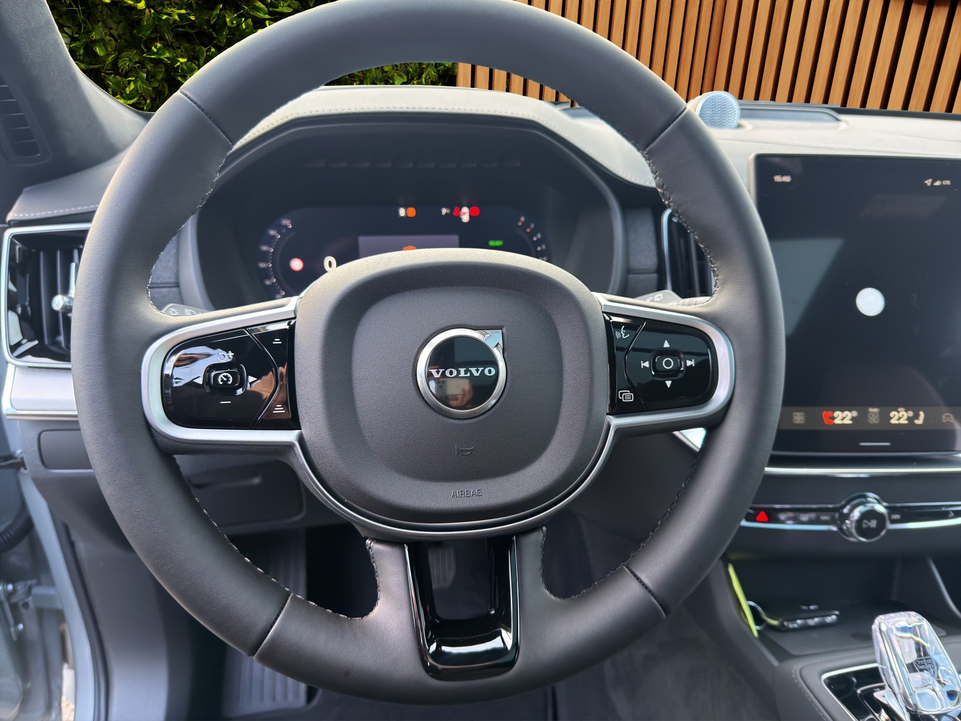 VOLVO XC90 2.0 T8 TE Black Edition eAWD-image-11