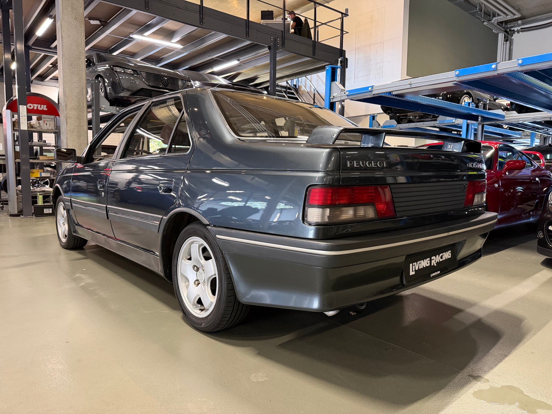 PEUGEOT 405 1.9 Mi16 *Vétéran-Full stock*-showroom-element-2