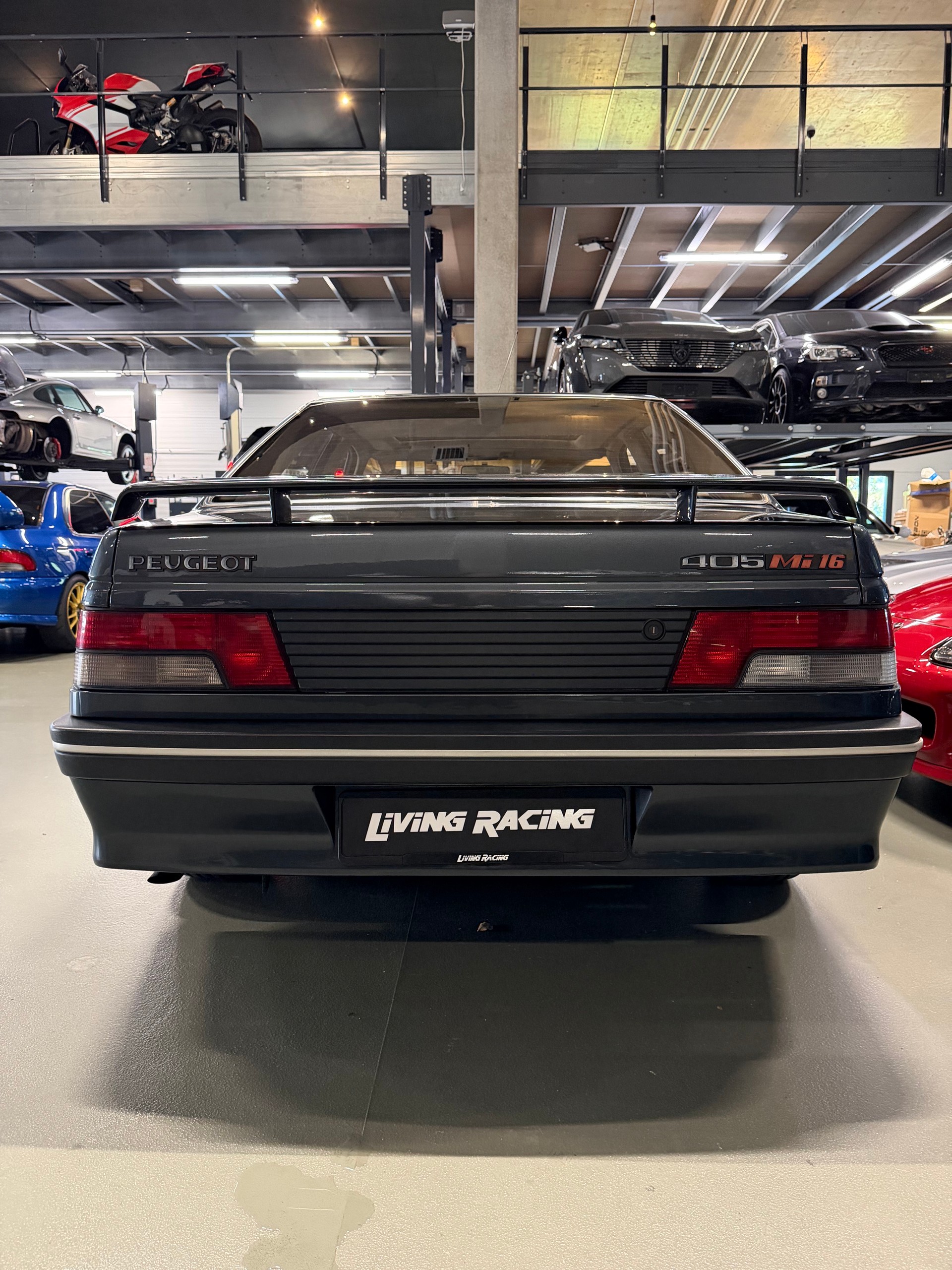 PEUGEOT 405 1.9 Mi16 *Vétéran-Full stock*-showroom-element-3
