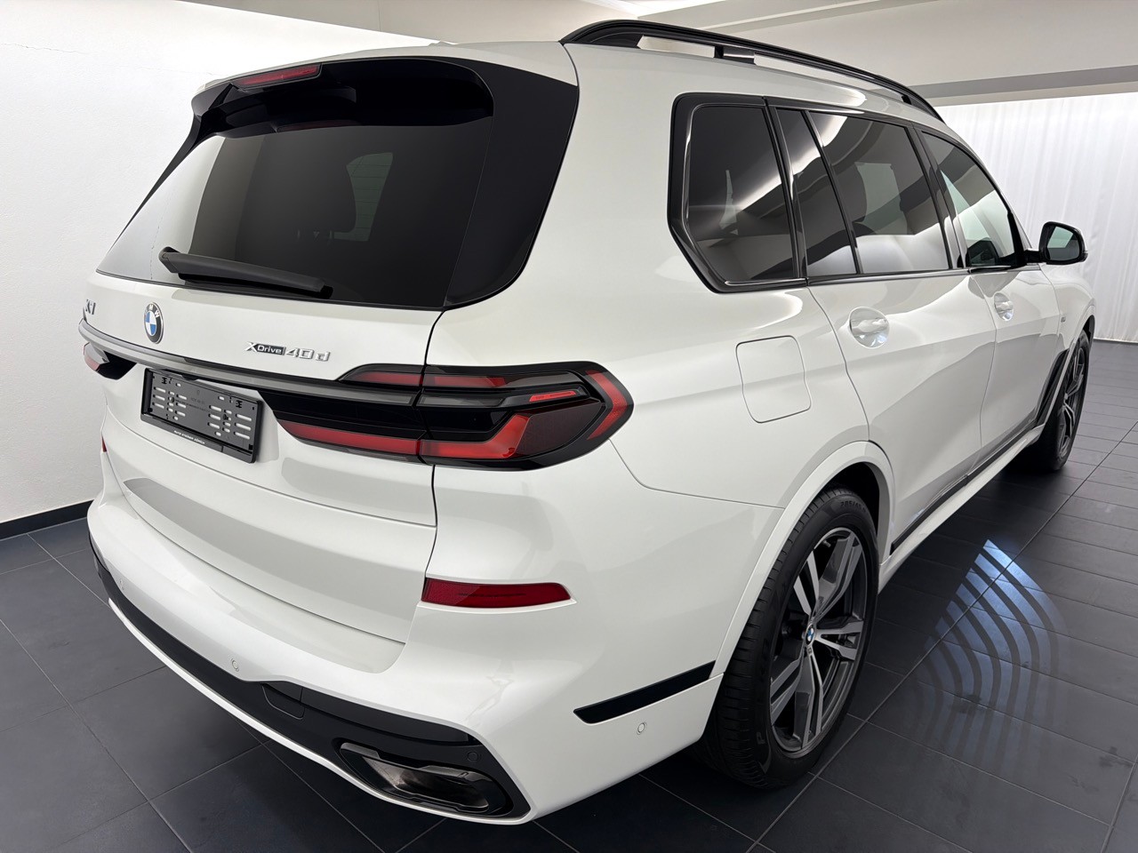 BMW X7 xDr 48 40d M Sport Pro-showroom-element-2