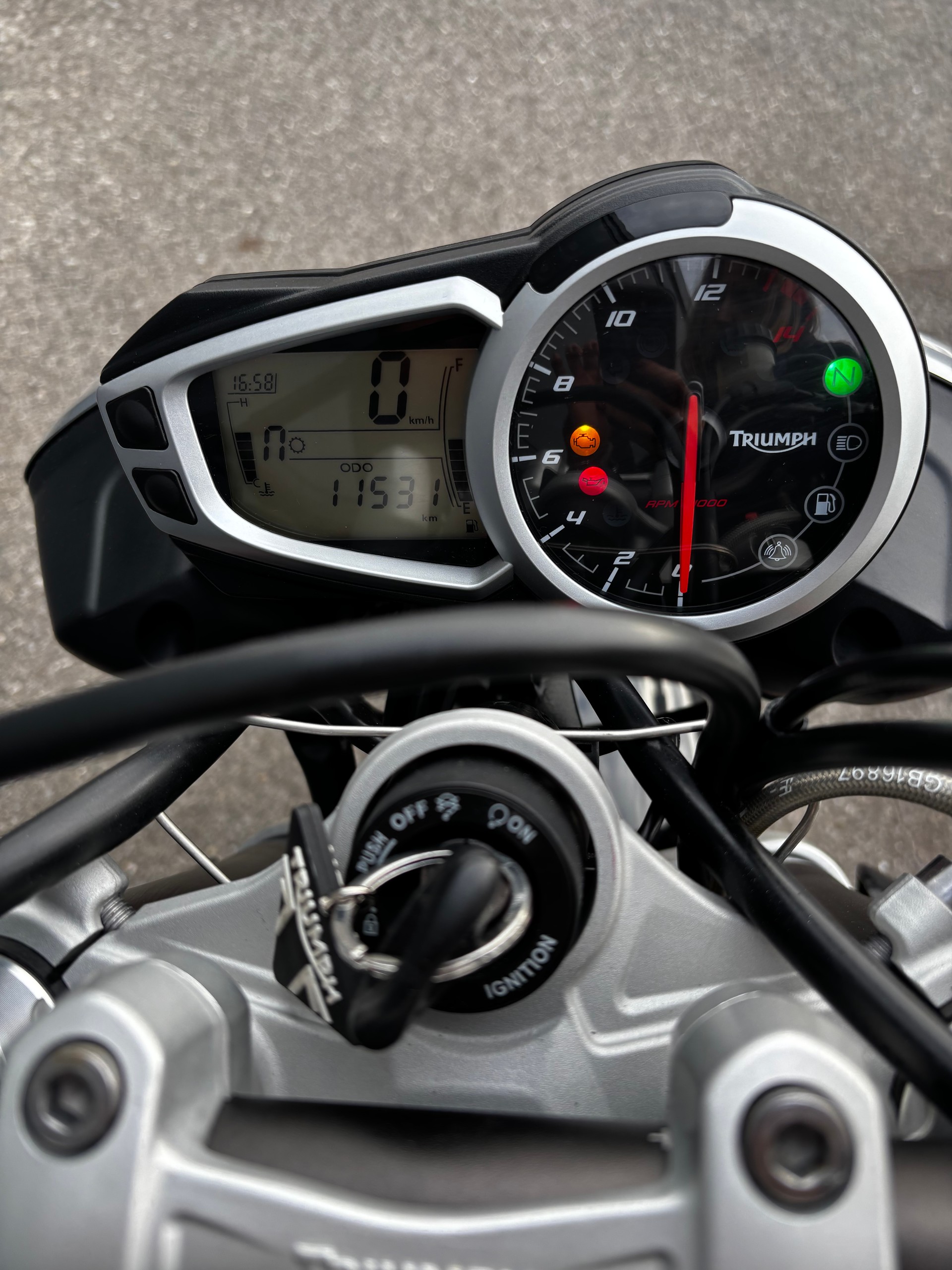 TRIUMPH Street Triple 675 R ABS-image-6