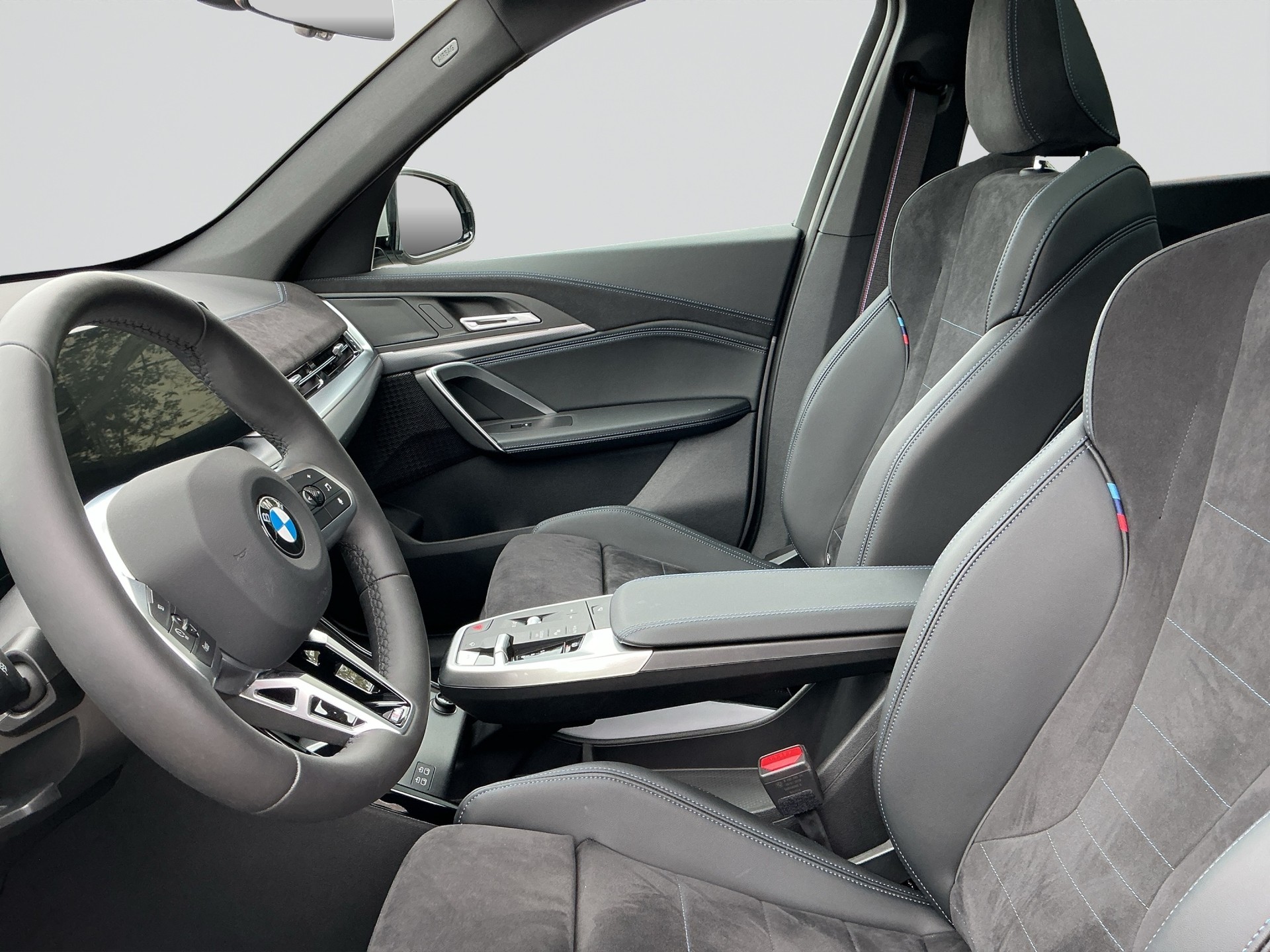 BMW X1 sDrive 18i M-Sport-image-5