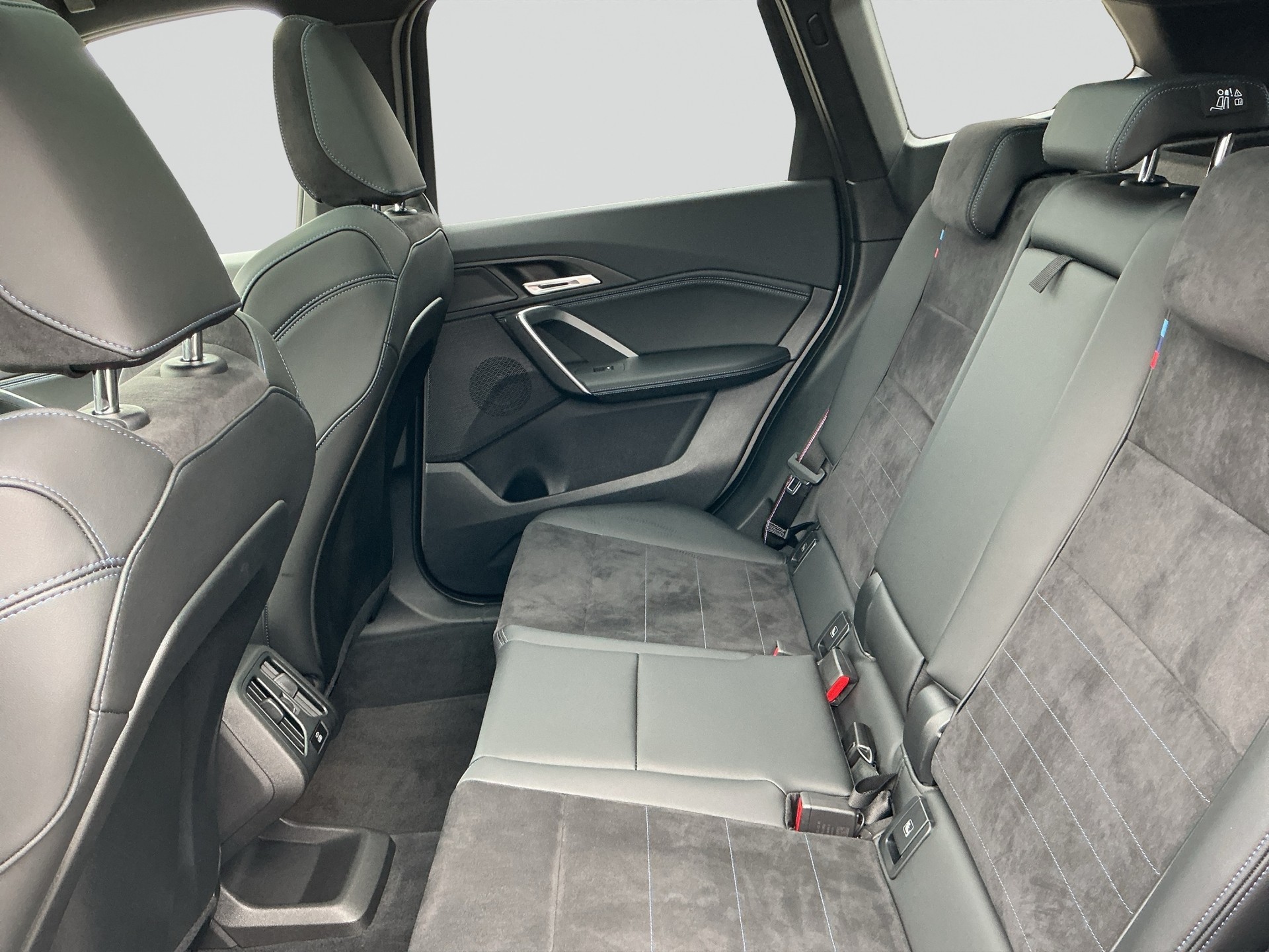 BMW X1 sDrive 18i M-Sport-image-12