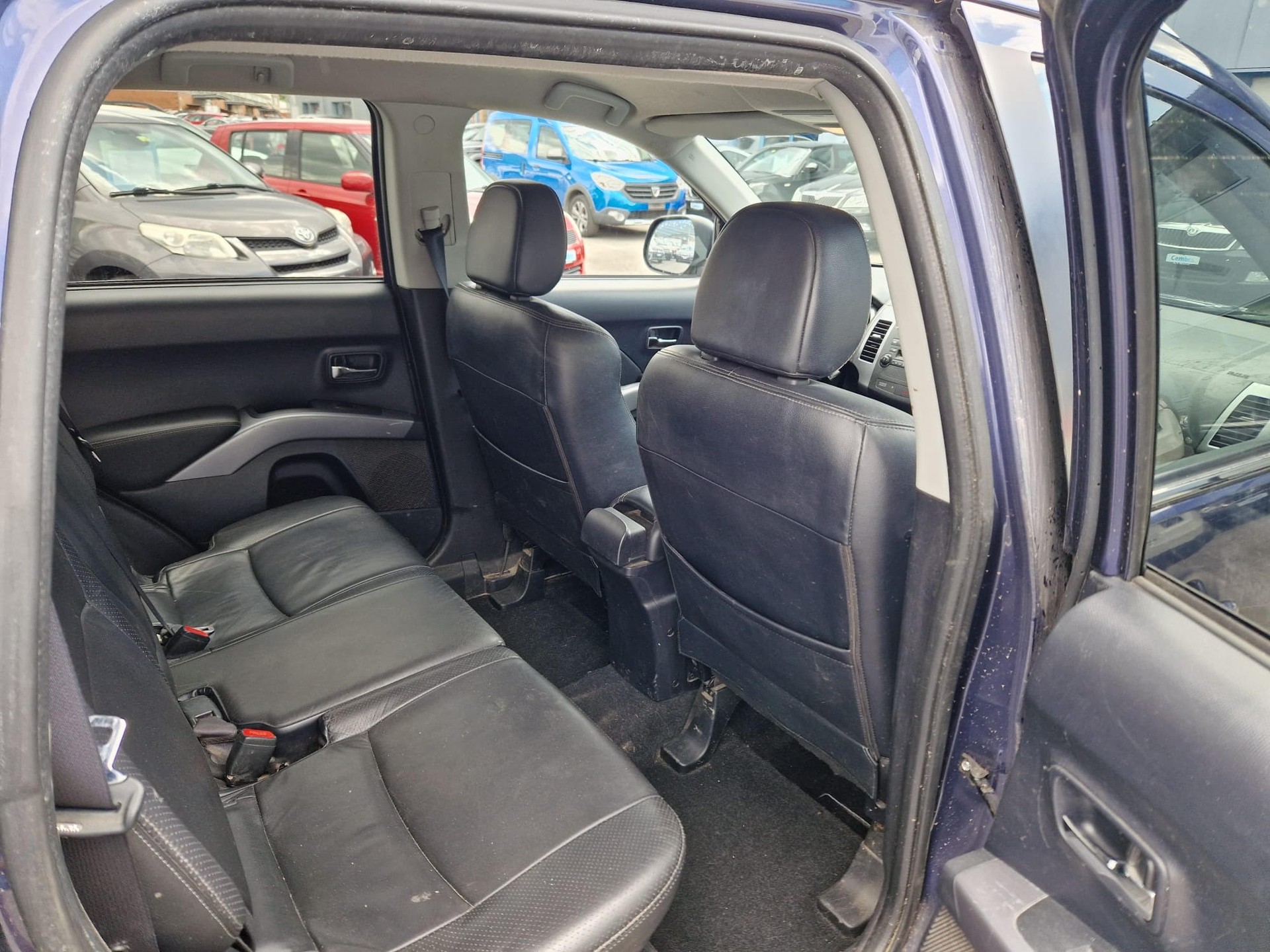 CITROEN C-Crosser 2.2 HDi Exclusive-image-11