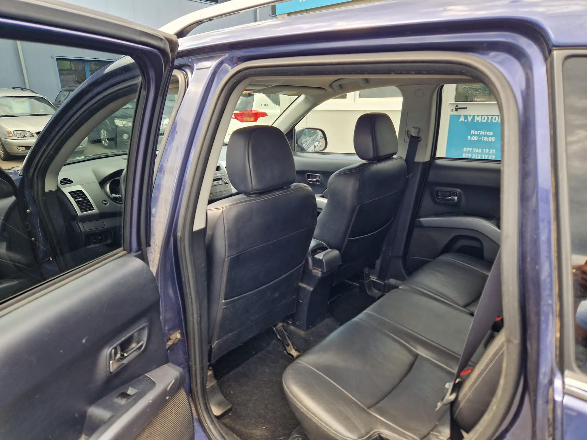 CITROEN C-Crosser 2.2 HDi Exclusive-image-9