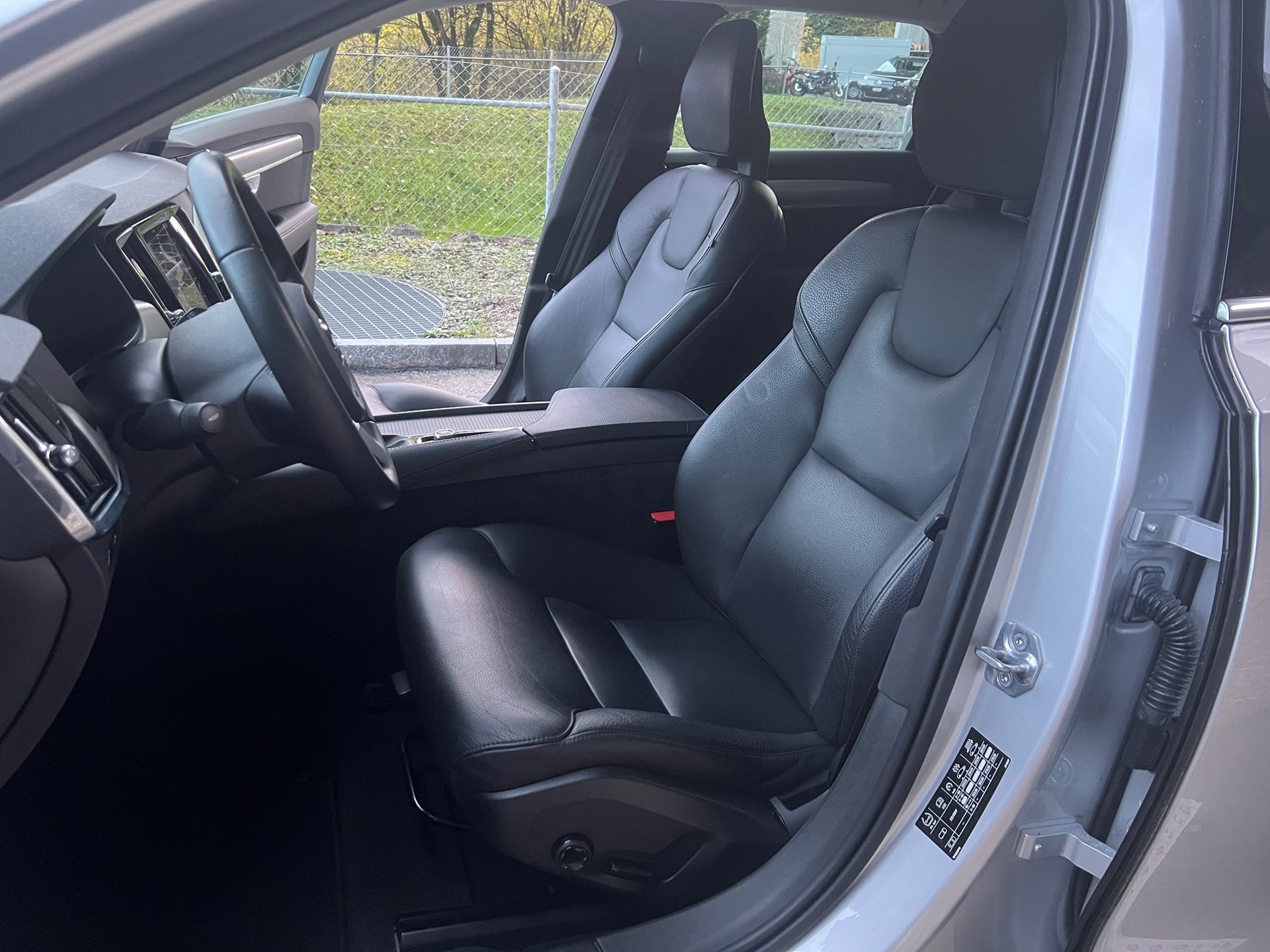 VOLVO V90 D3 Kinetic Geartronic-image-10