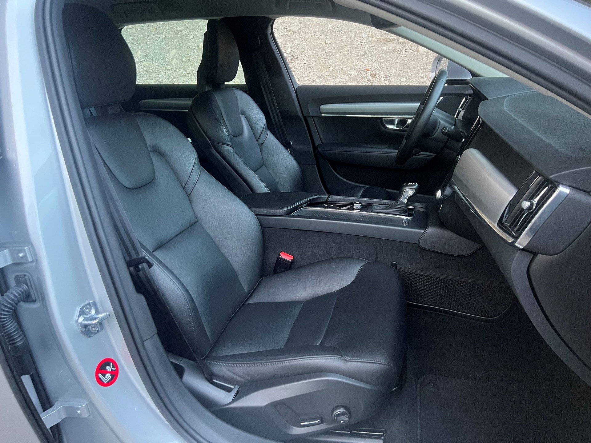 VOLVO V90 D3 Kinetic Geartronic-image-9
