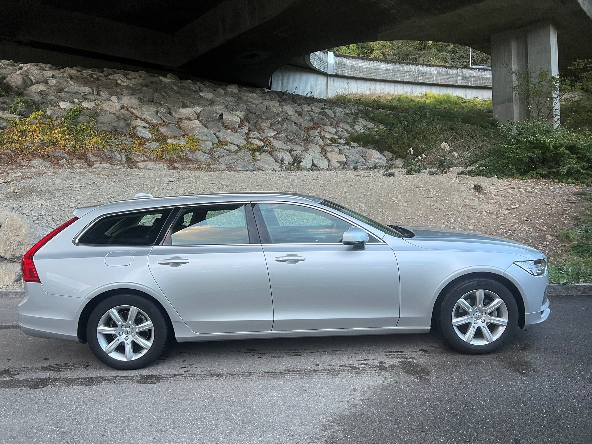 VOLVO V90 D3 Kinetic Geartronic-image-5