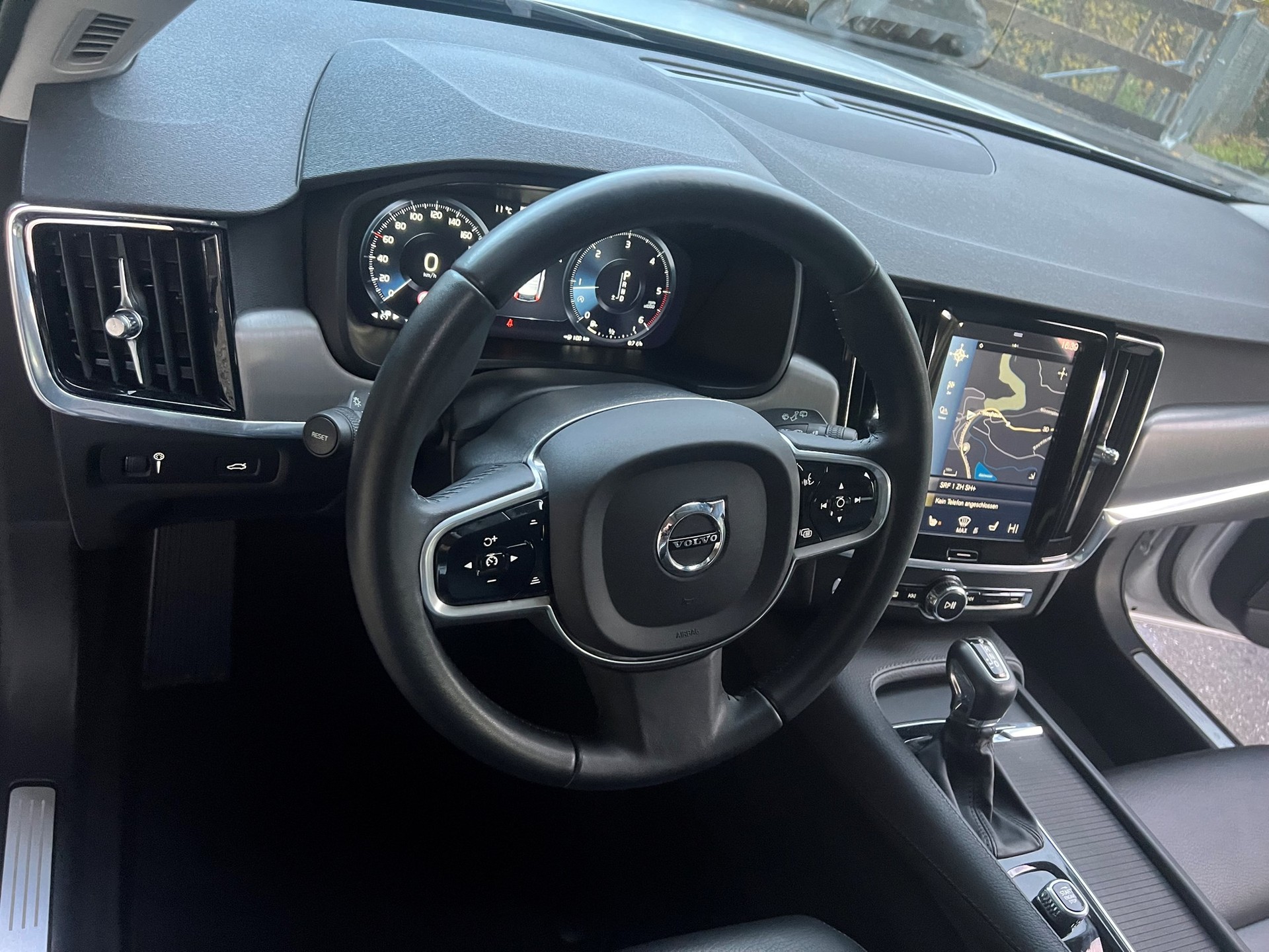 VOLVO V90 D3 Kinetic Geartronic-image-8