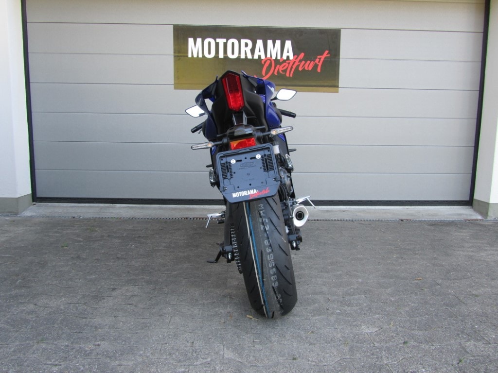YAMAHA R7-image-5