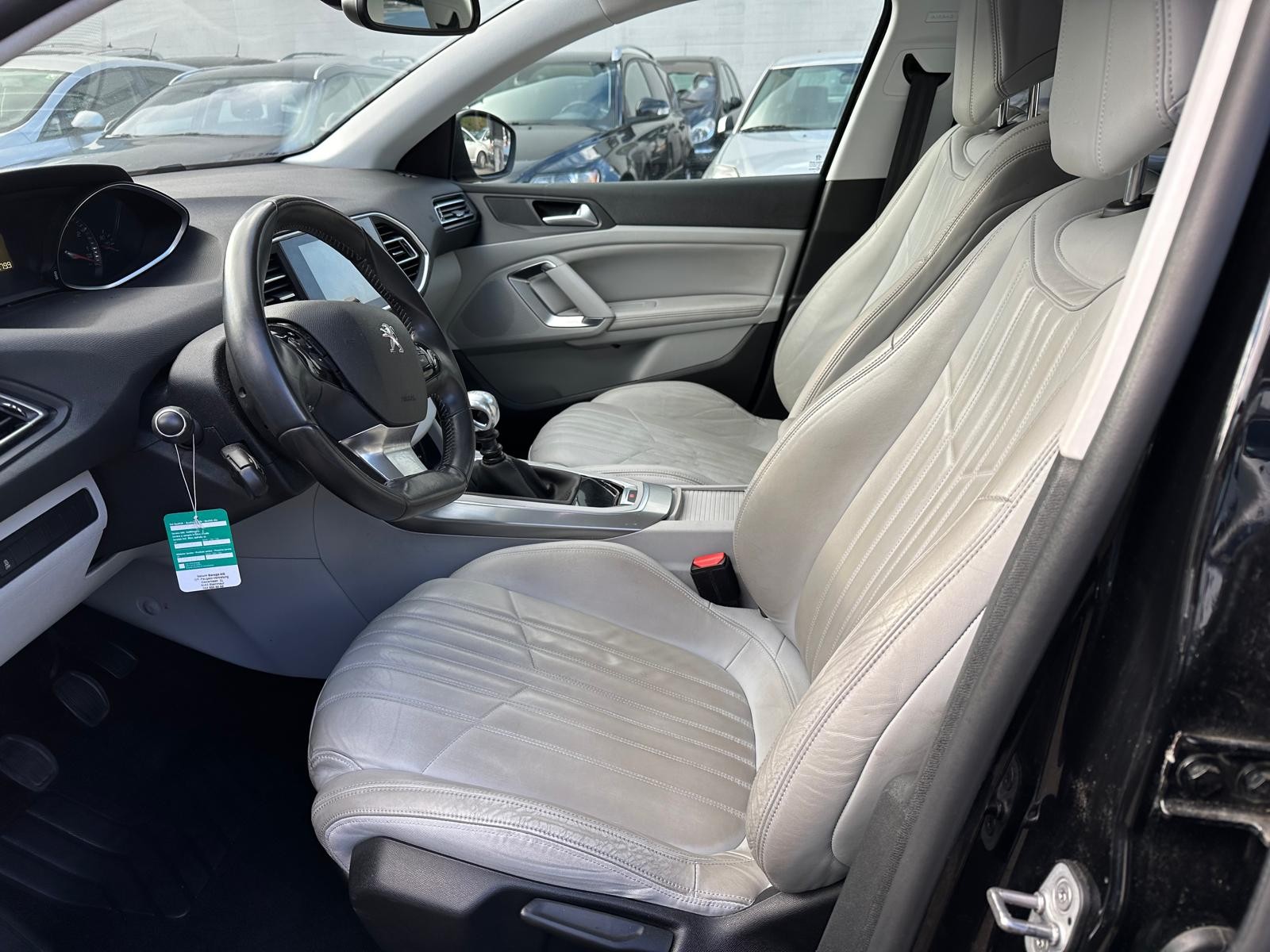 PEUGEOT 308 1.6 THP Active-image-8