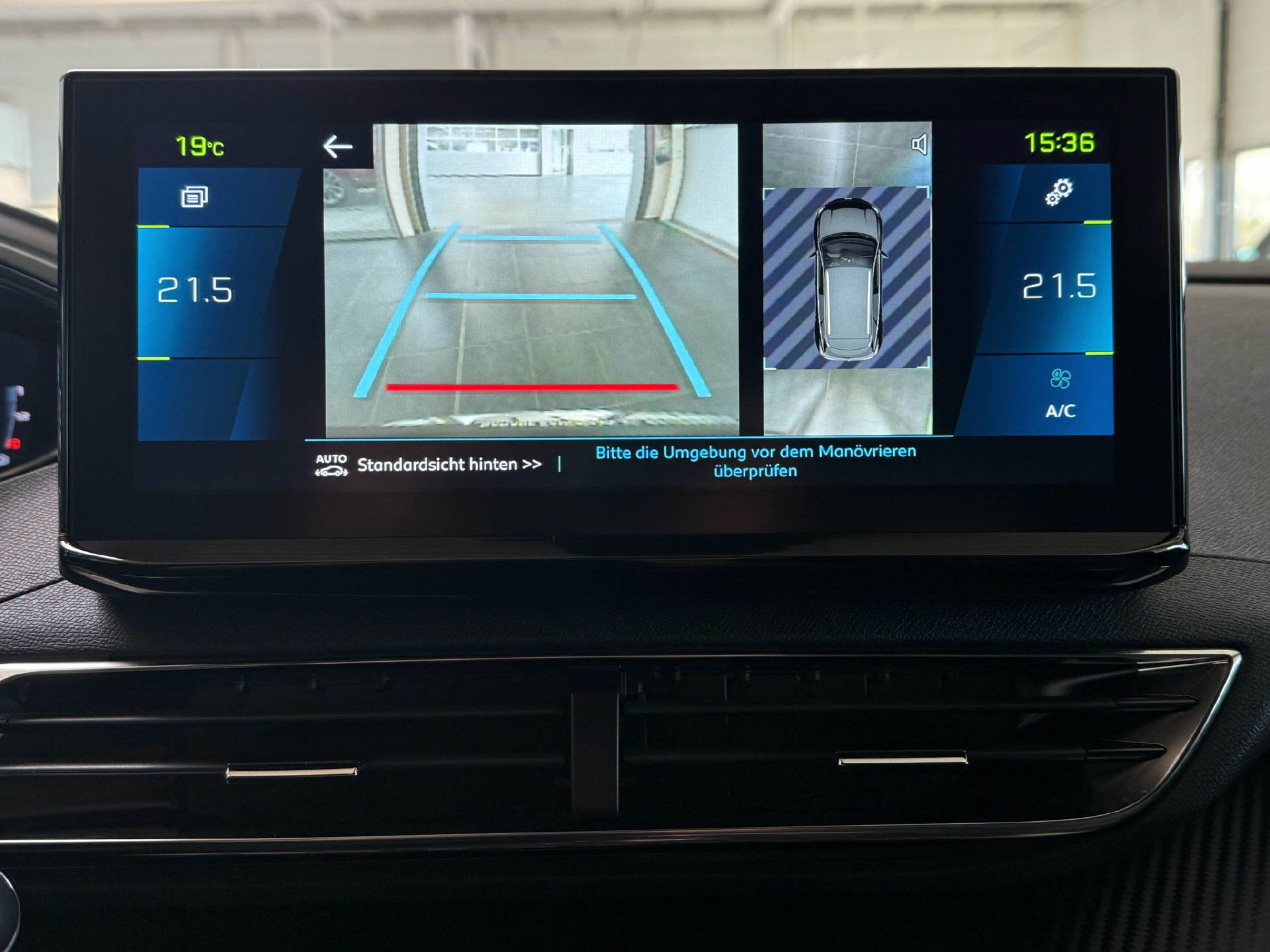 PEUGEOT 3008 1.6 Plug-in Hybrid Allure Pack-image-11