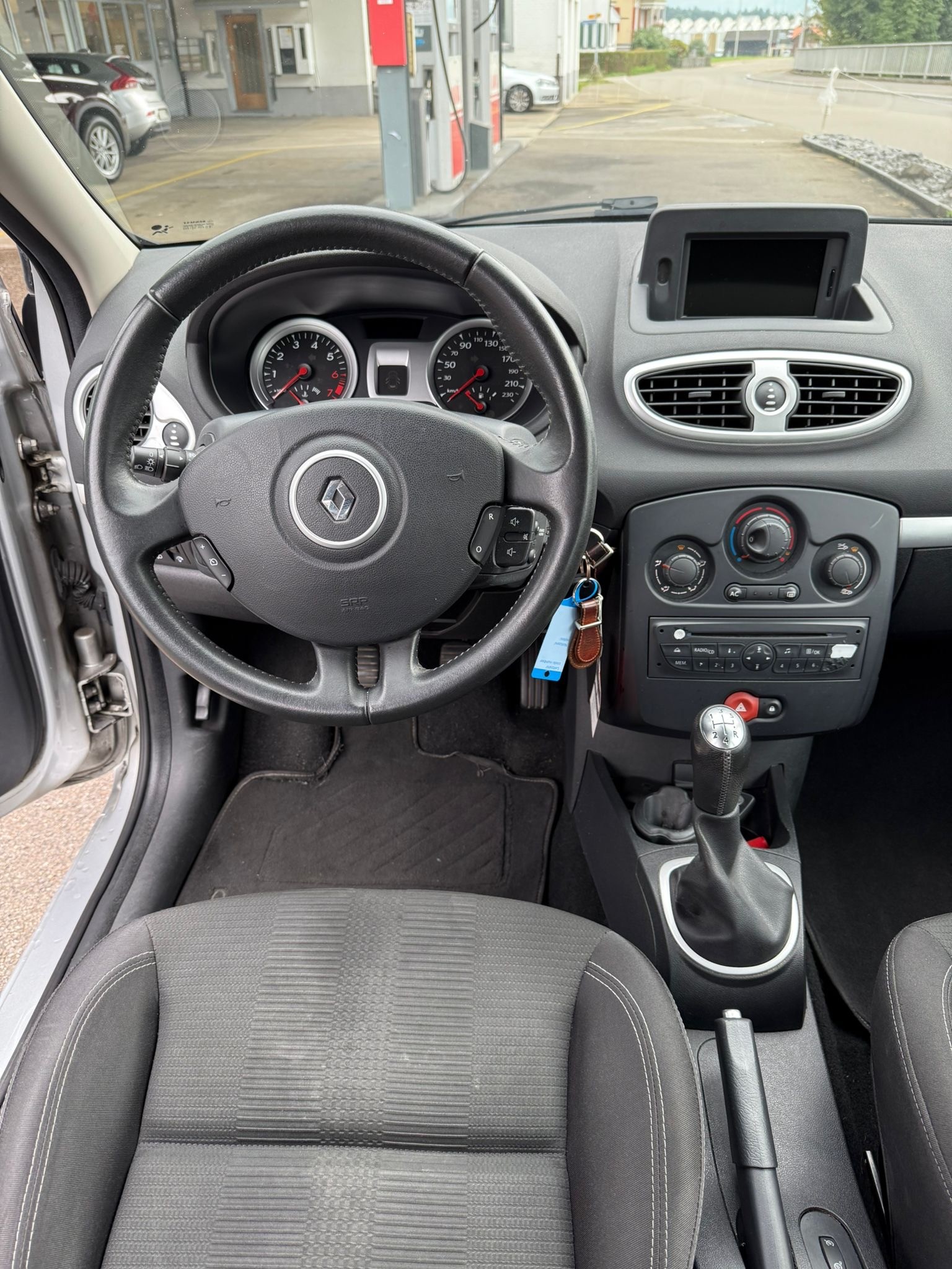 RENAULT Clio-image-6