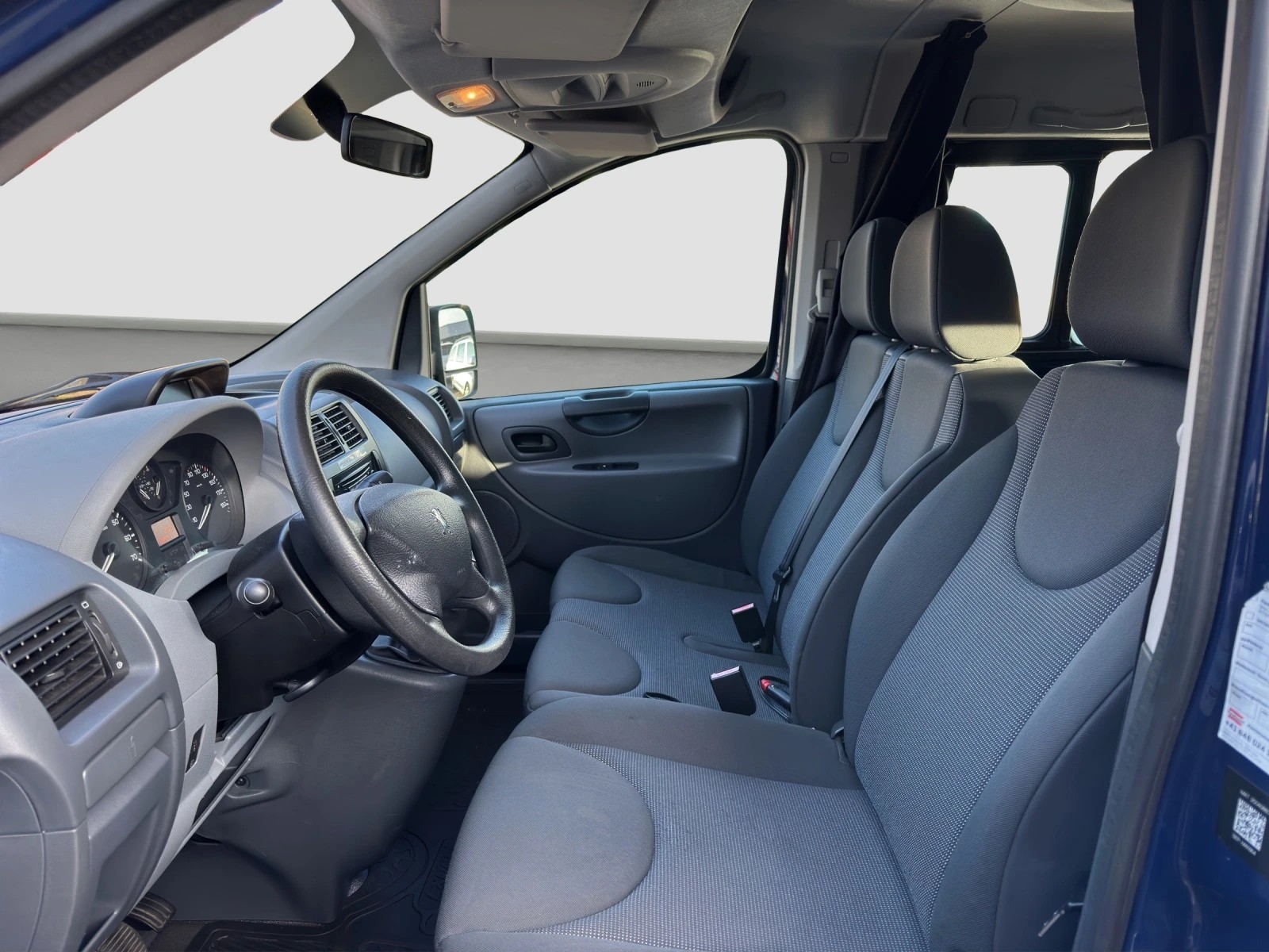 PEUGEOT Expert Tepee 2.0 HDi Confort L1-image-8