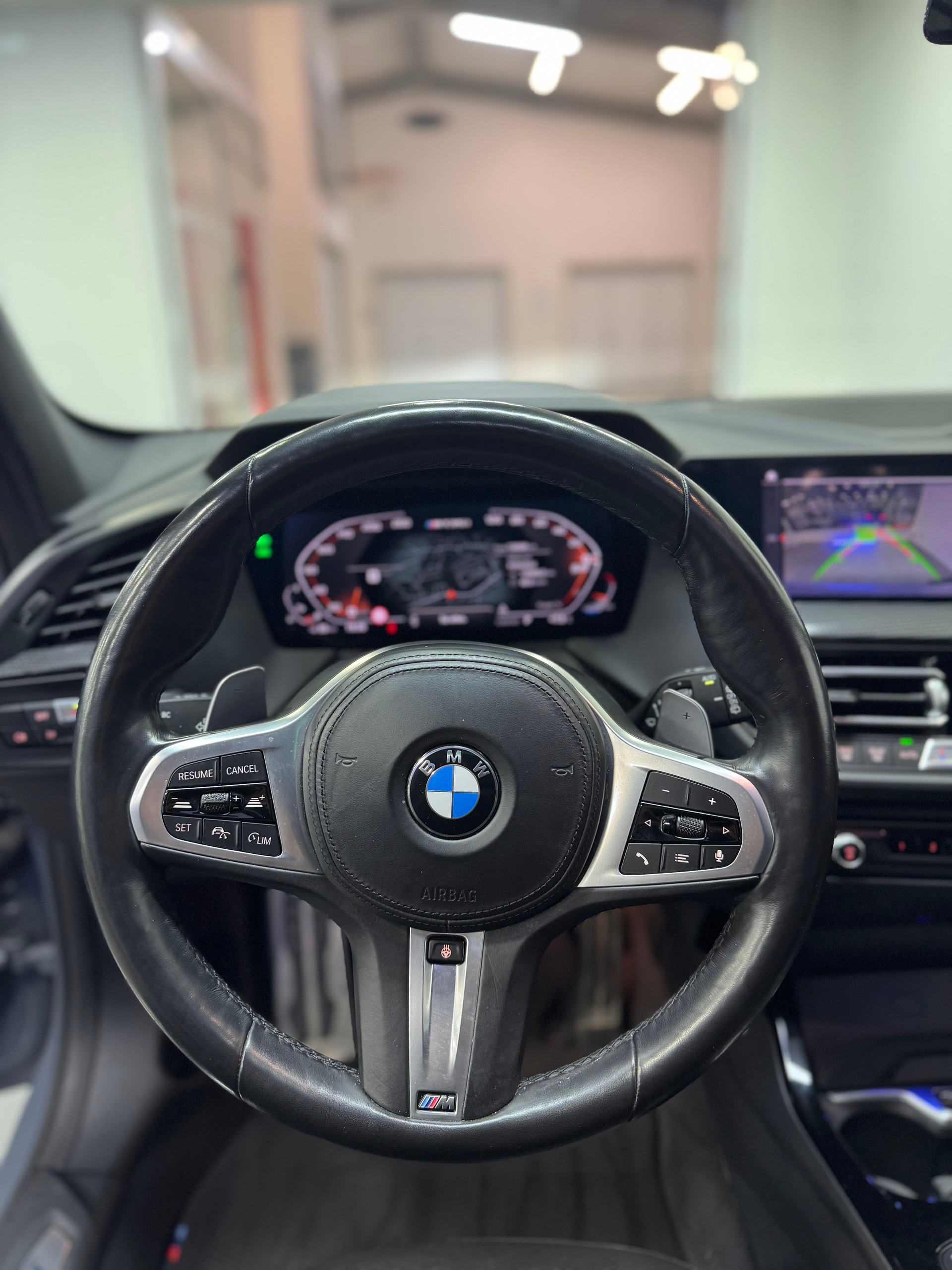 BMW M135i xDrive Steptronic *CH-Fahrzeug / Panorama / Headup / H/K Soundsystem / Leder Dakota / Performance Paket*-image-11