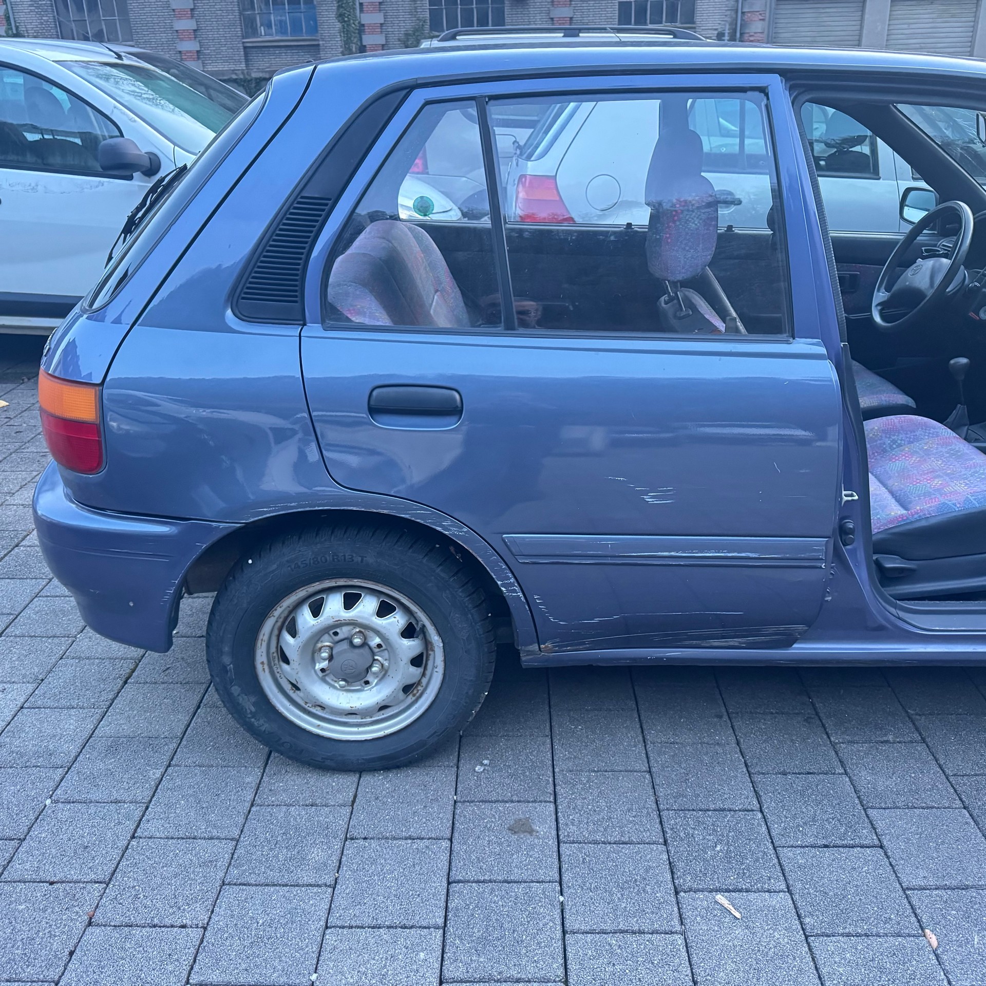TOYOTA Starlet 1.3 XLi-image-2