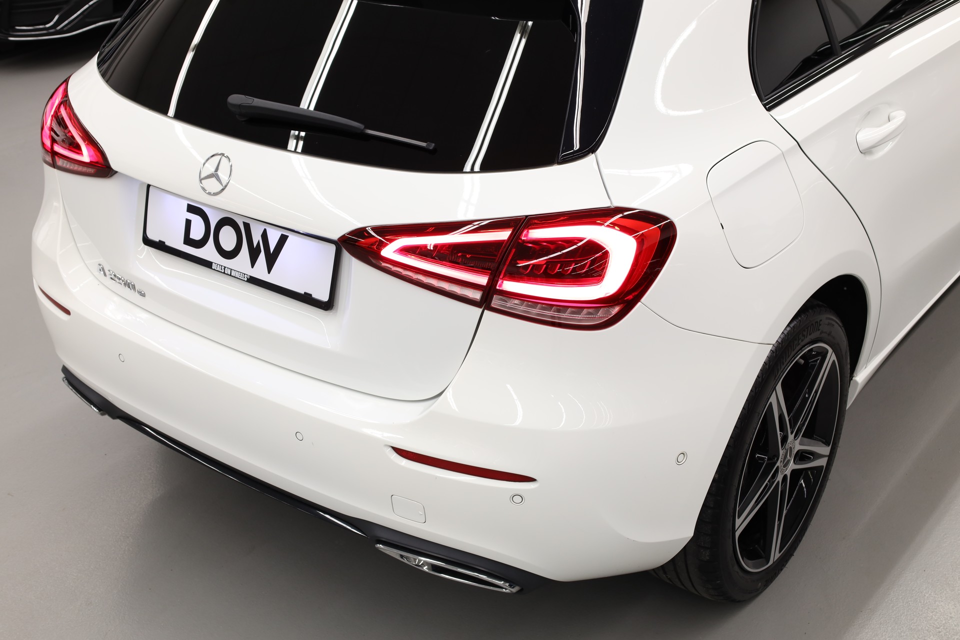 MERCEDES-BENZ A 250 e Progressive-image-9