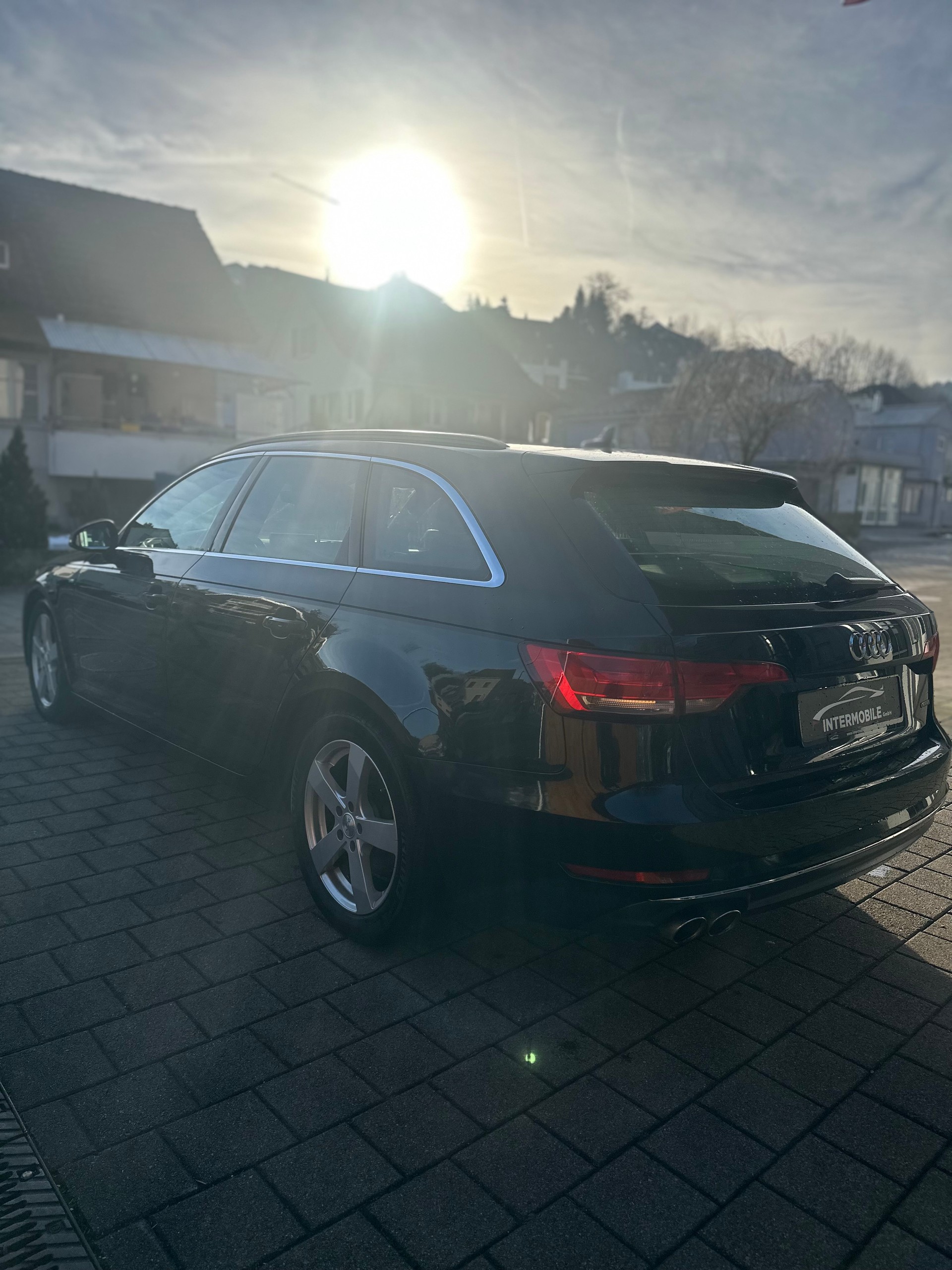 AUDI A4 Avant 2.0 TDI quattro S-tronic-image-10