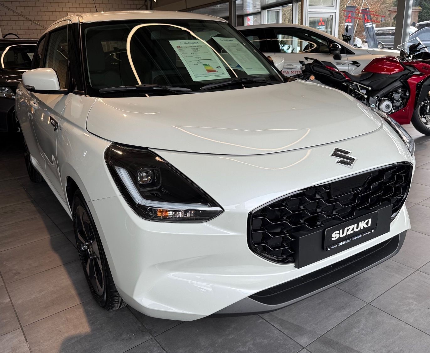 SUZUKI Swift 1.2 Sakura Top Hybrid