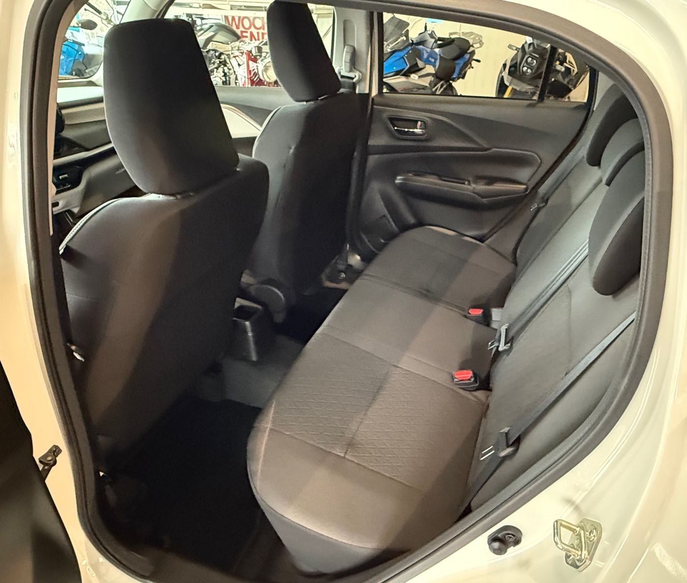 SUZUKI Swift 1.2 Sakura Top Hybrid-image-4